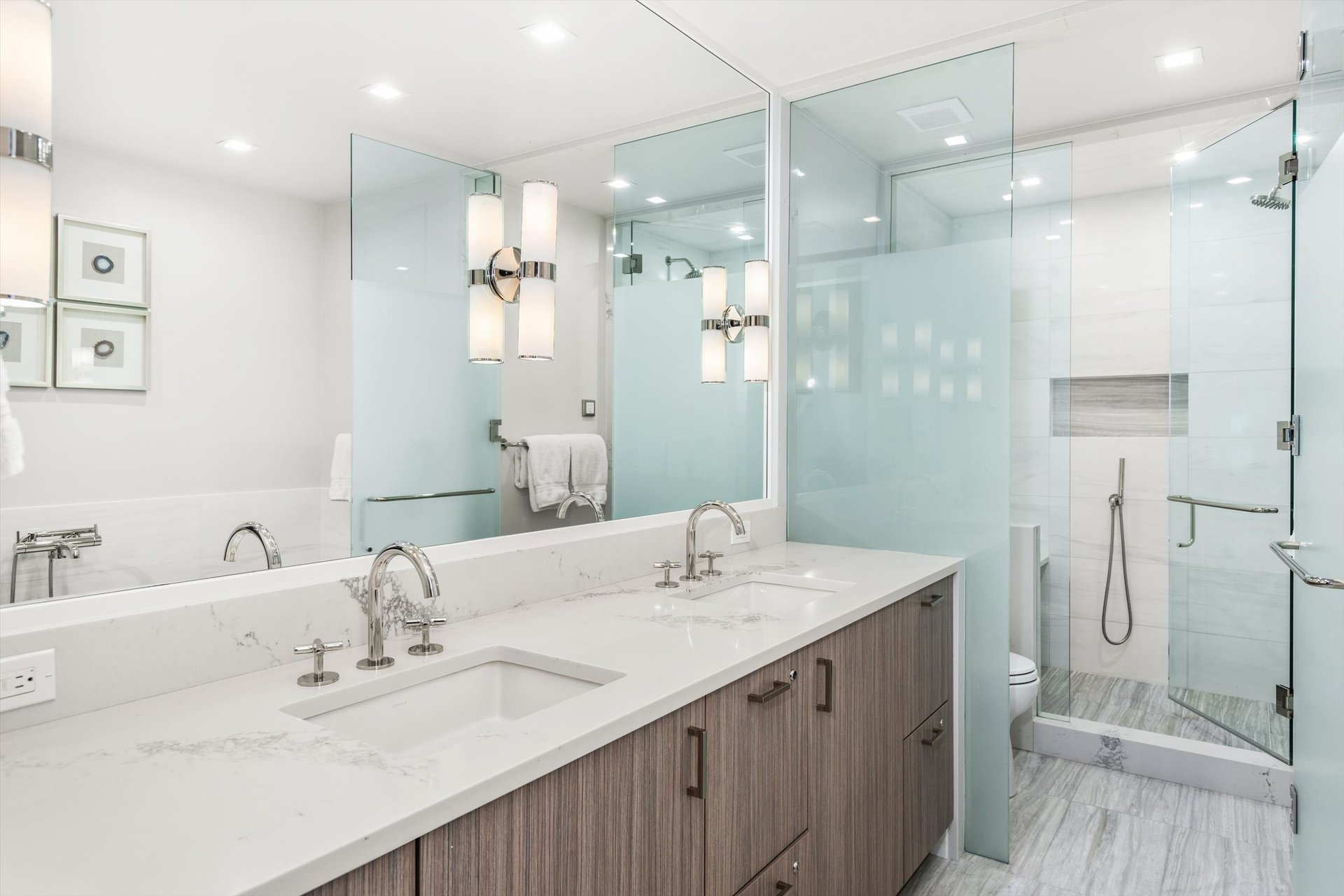 Aspen Core Luxury: Walk to the Gondola from this Spacious Townhome