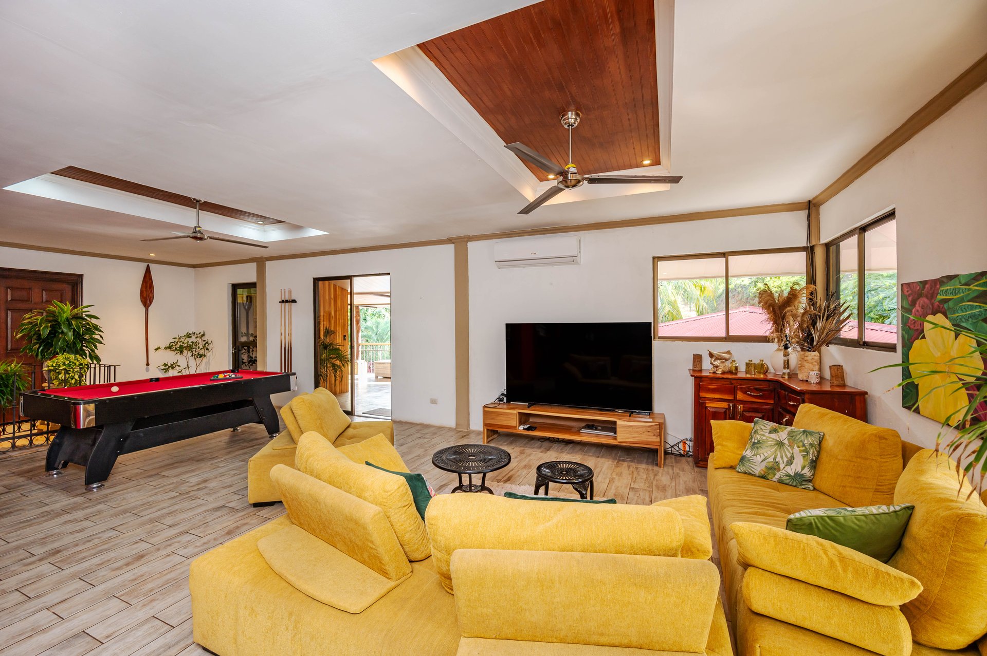 Cornett Retreat | Multi-Unit Colonial Compound 10 Mins to Playa Grande