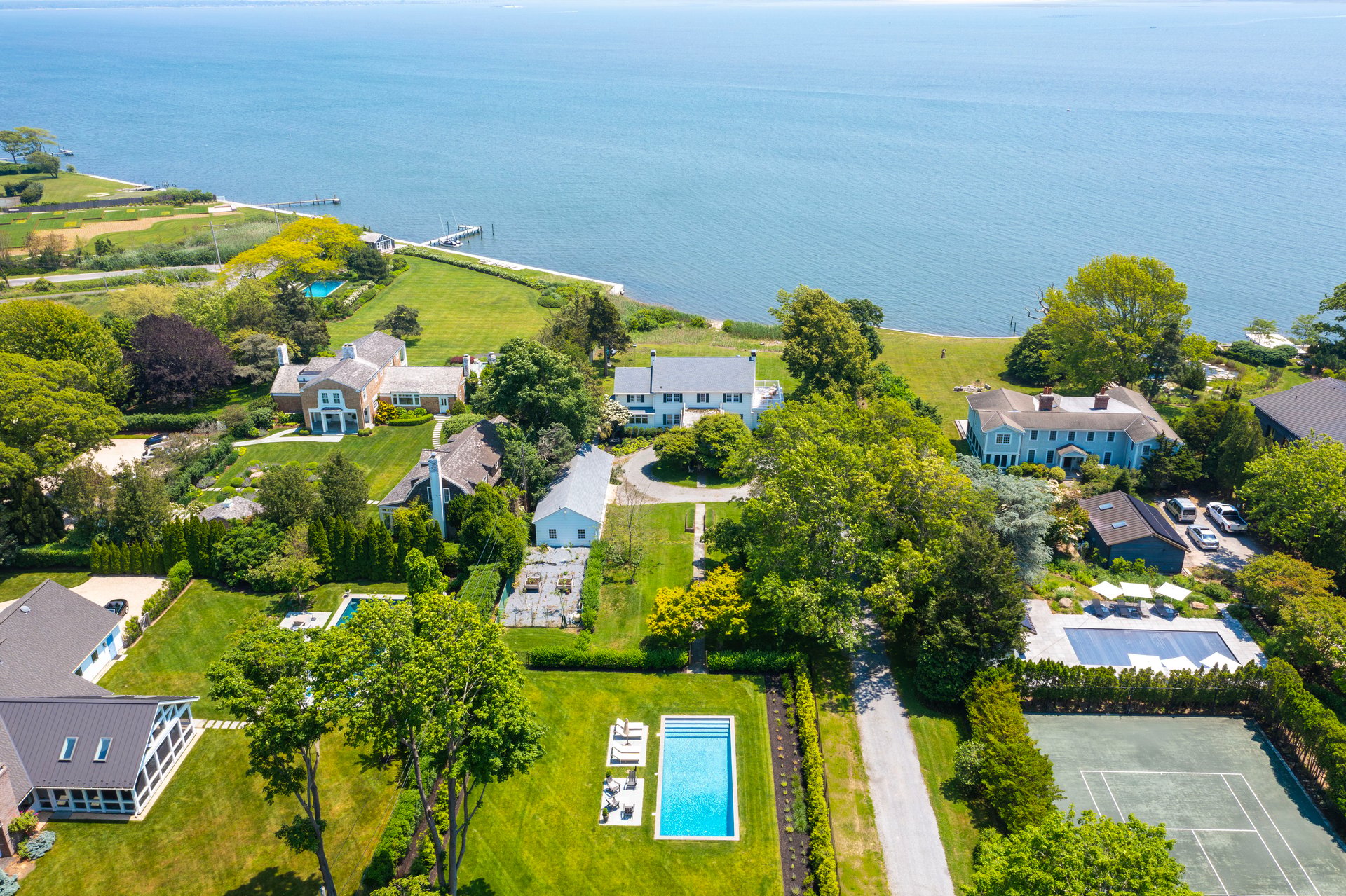 AN ELEGANT WATERFRONT ESCAPE