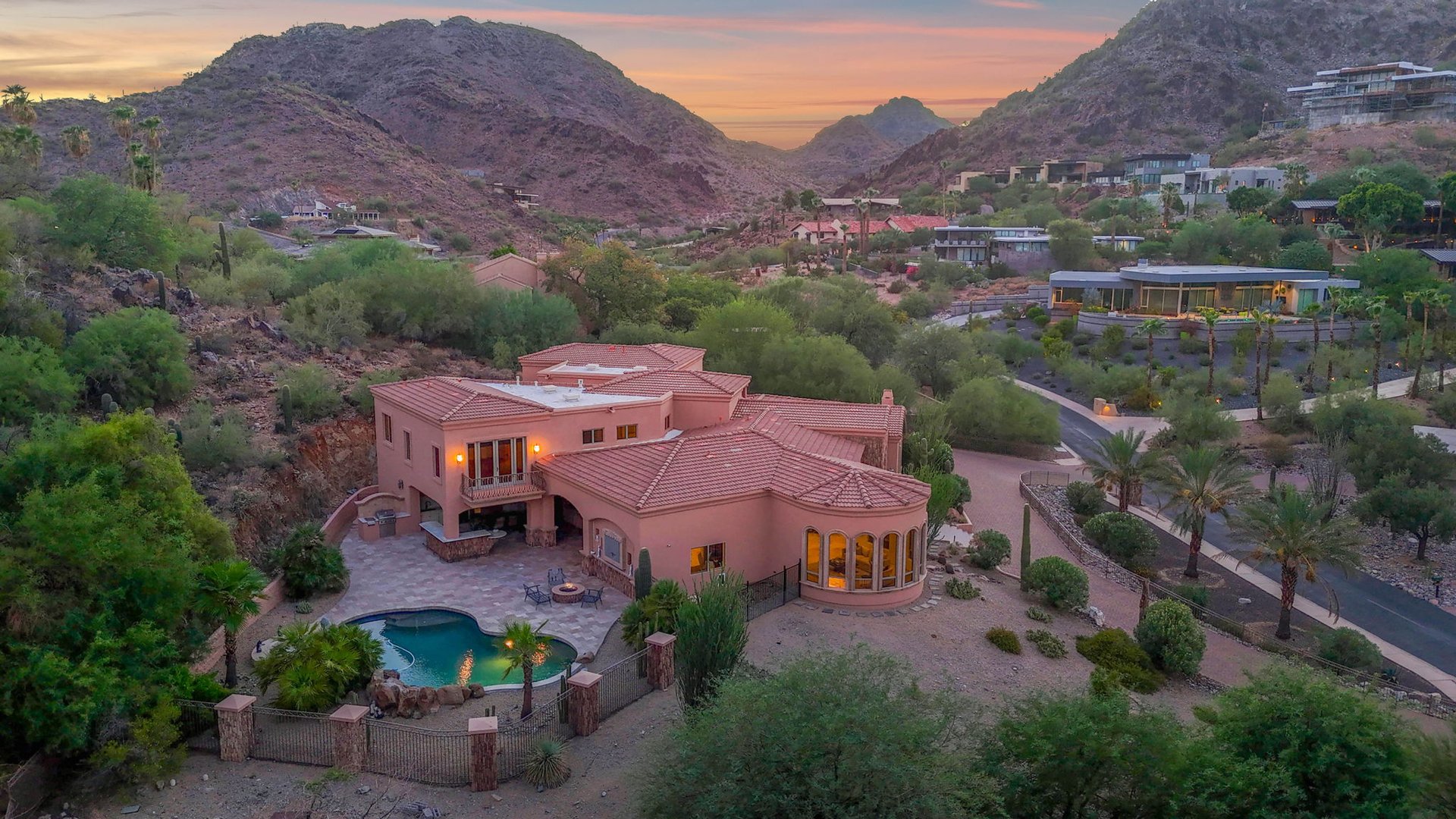 4141 E LAKESIDE Lane