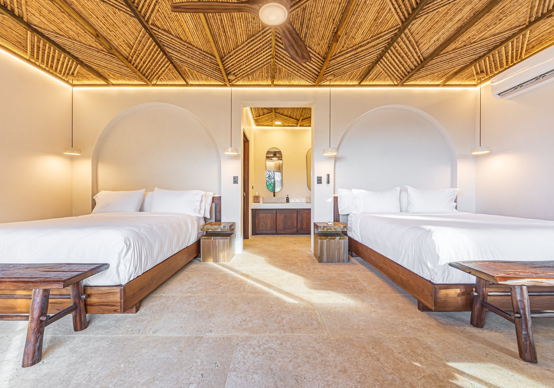 Luxury Hotel Boutique with Ocean Views | Walking distance to the beach | 13.2 Acres