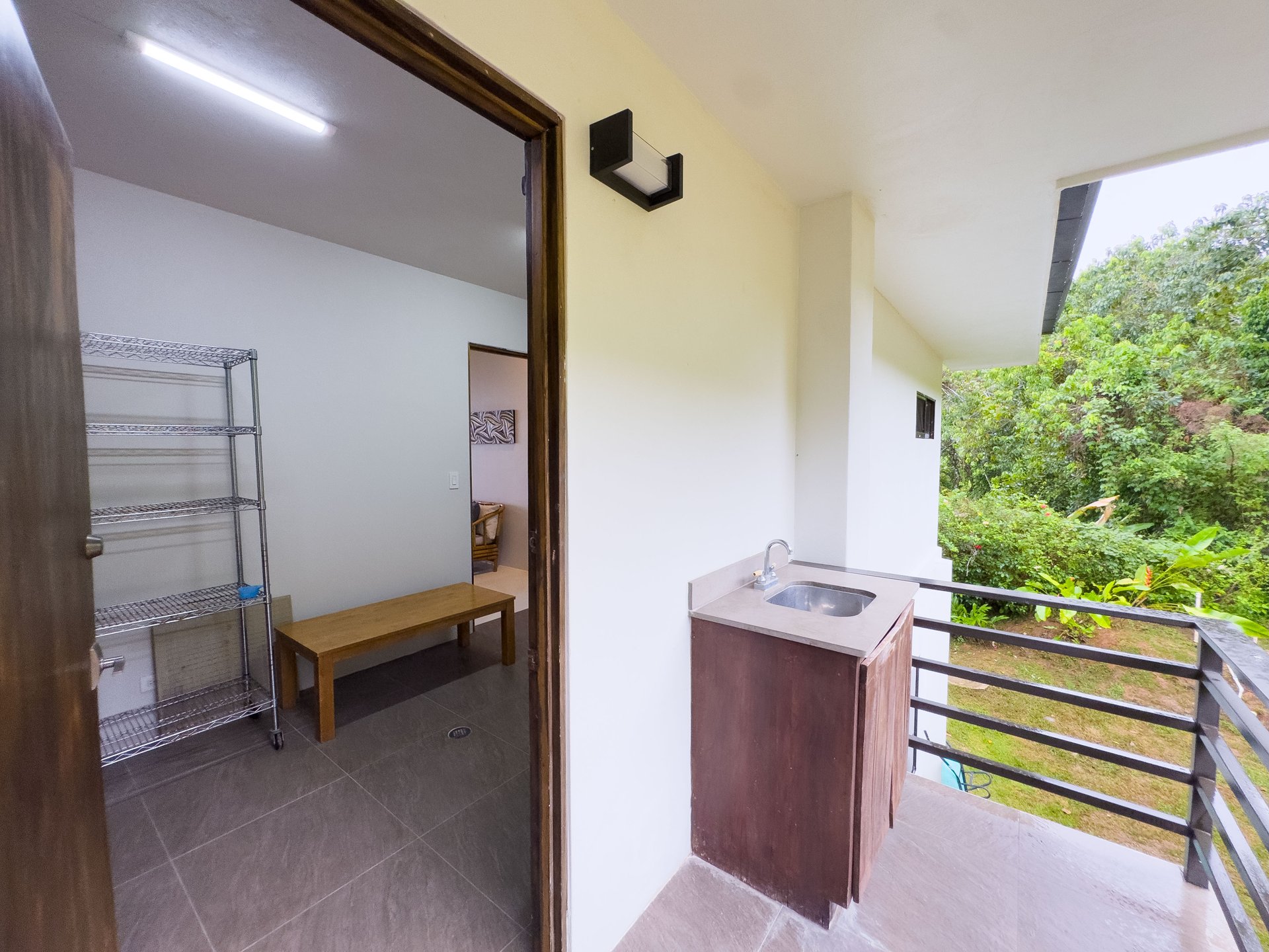 Stylish 4 bedroom home in the popular Dominicalito community, 7 minutes to the beach
