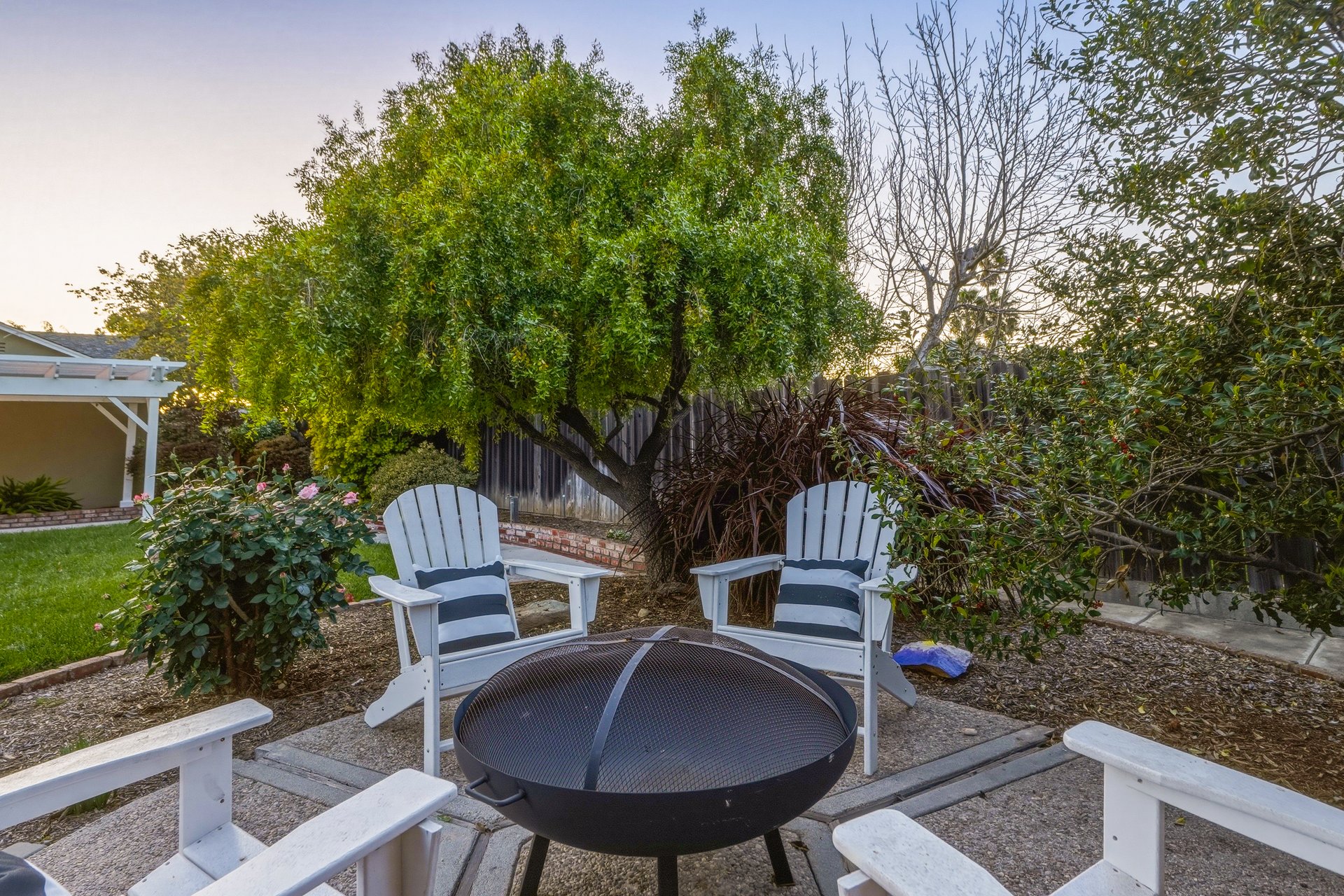 972 Emerald Way