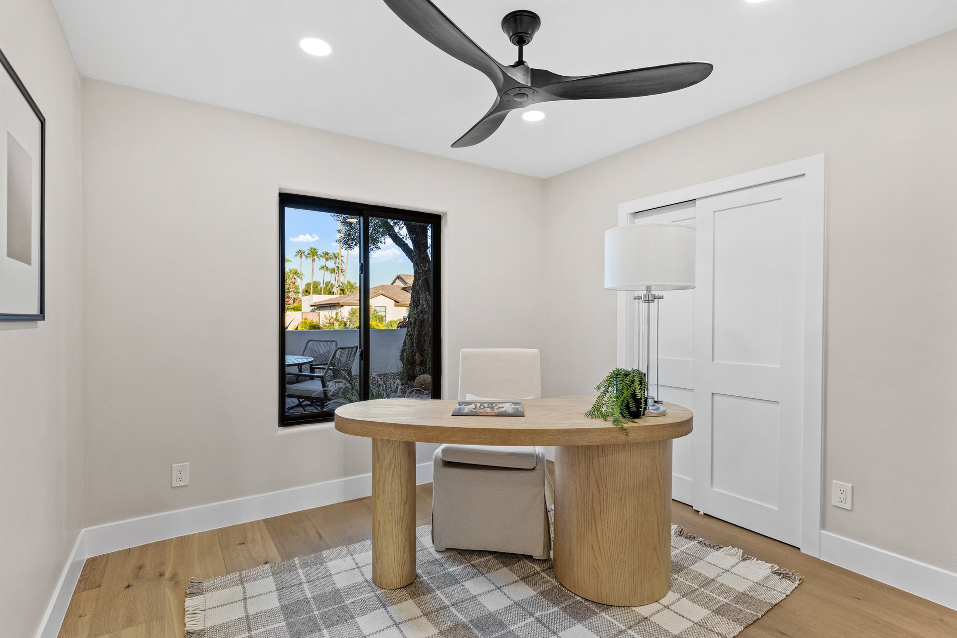8436 N VIA LINDA
