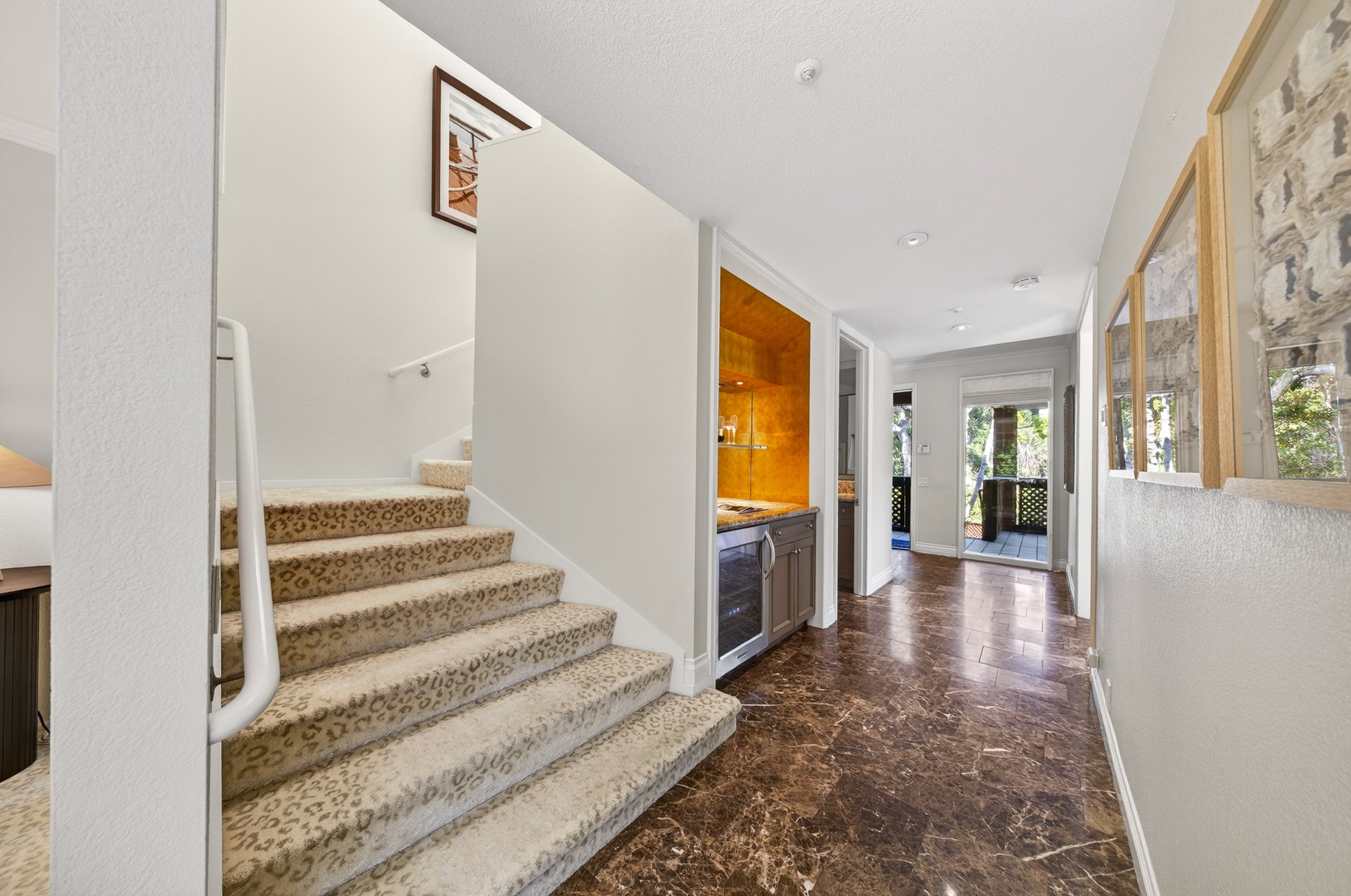 Luxurious End Unit in Point Tiburon