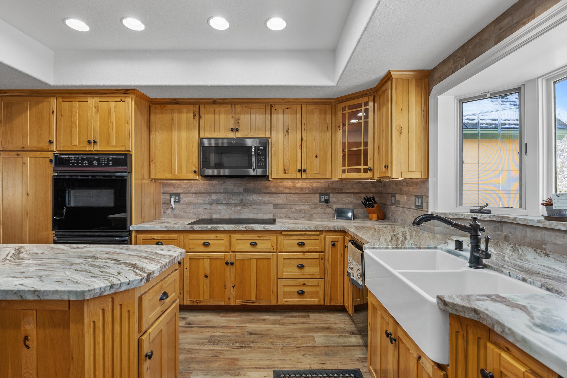 Equestrian Estate in Bear Valley Springs: 25820 Skyline Drive