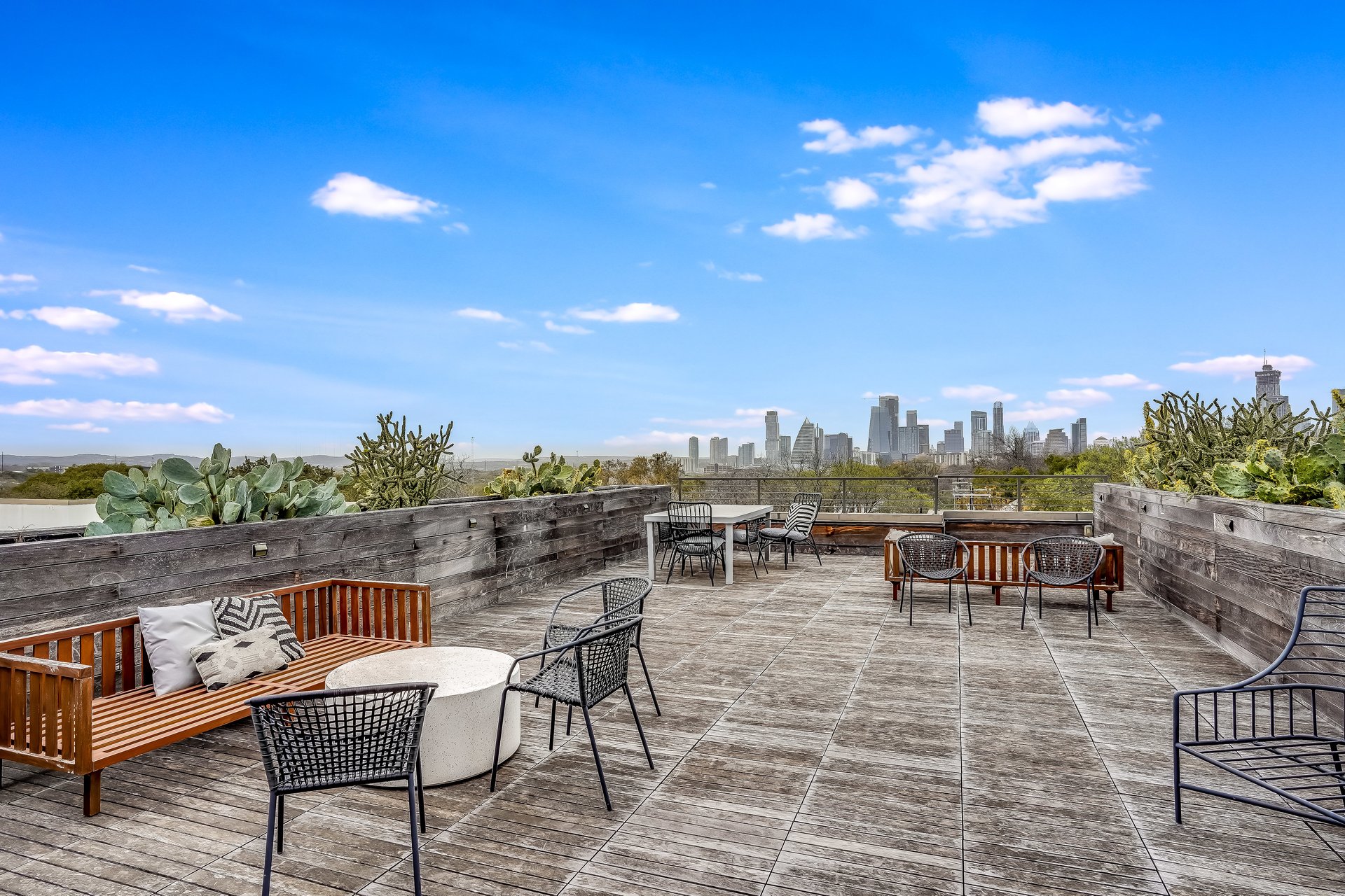 207 W Johanna St