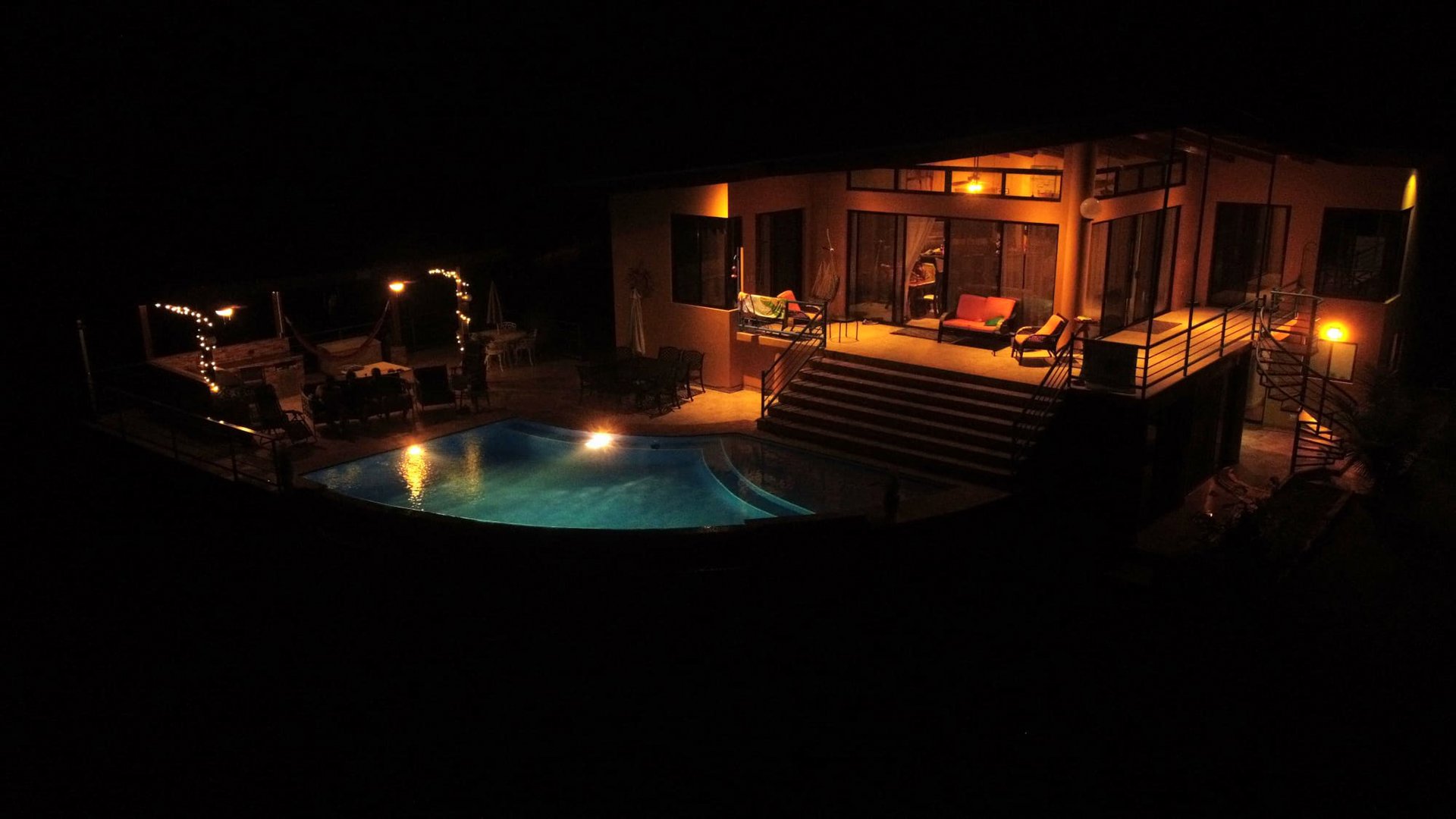 Luxury 4-Bed Villa with Ocean Views & Infinity Pool in Ojochal