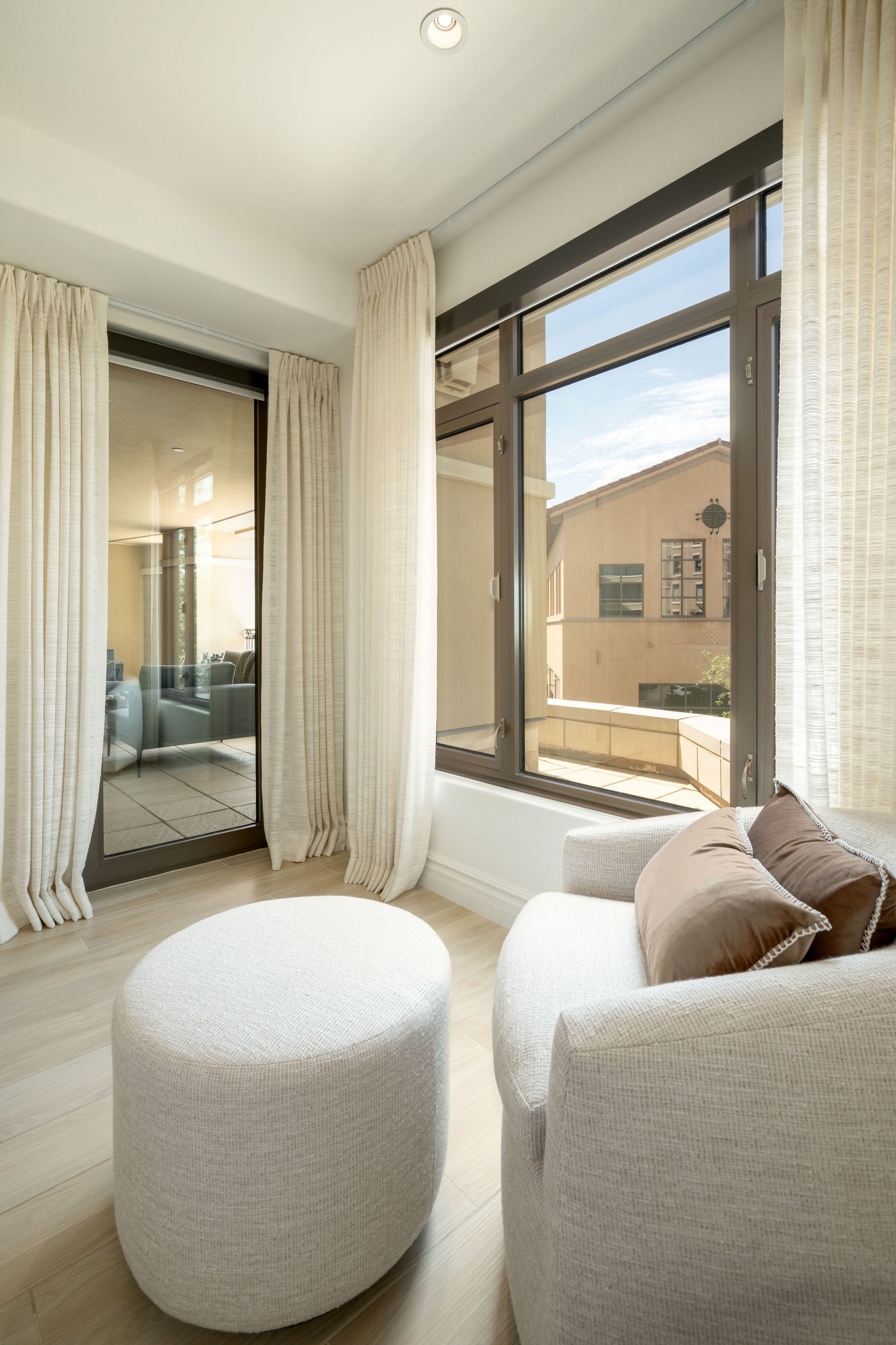 7175 E CAMELBACK Road, 301