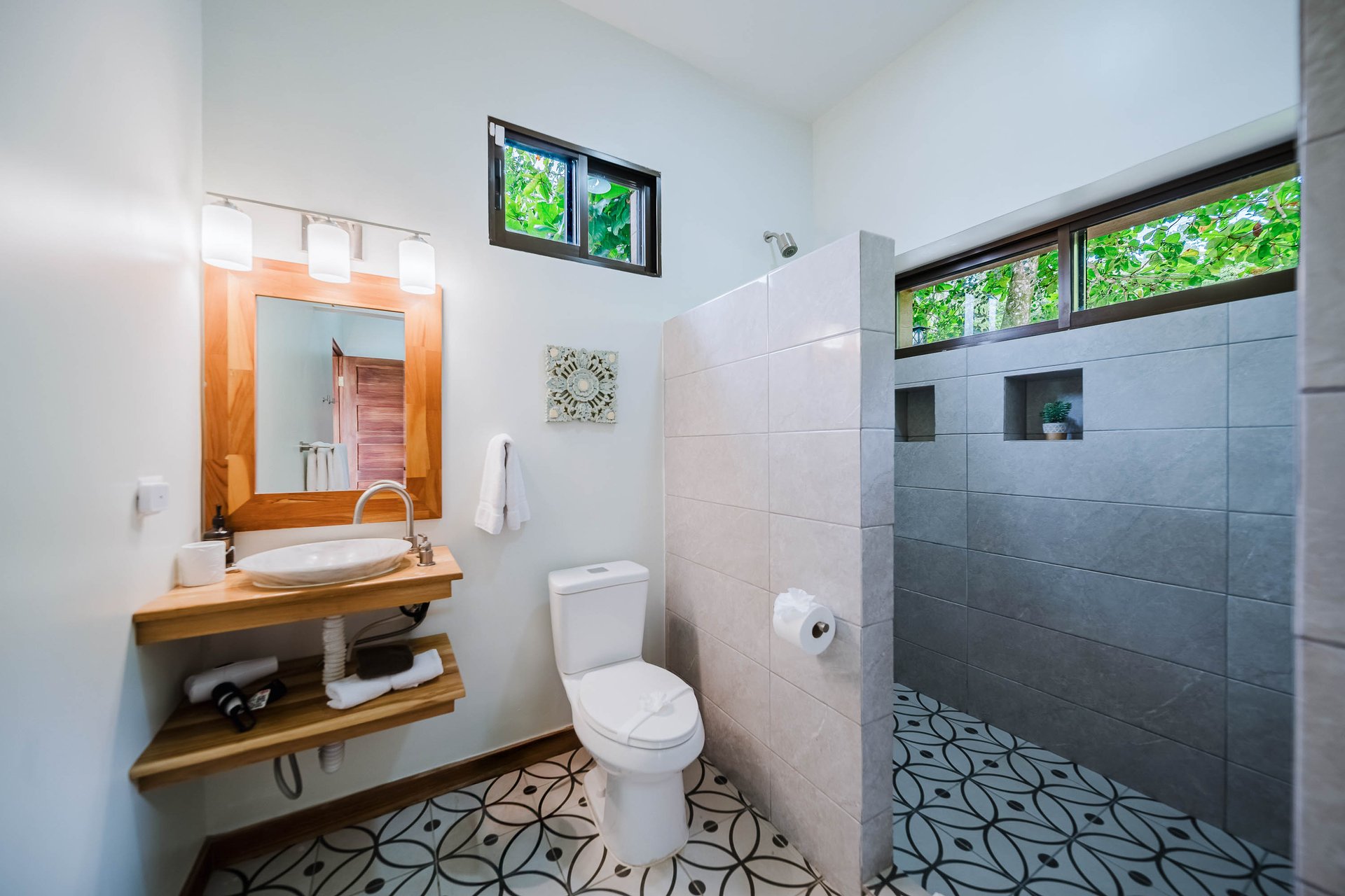 Fully Furnished 10 minutes to the beach Vista Verde Turn Key Vacation Rental