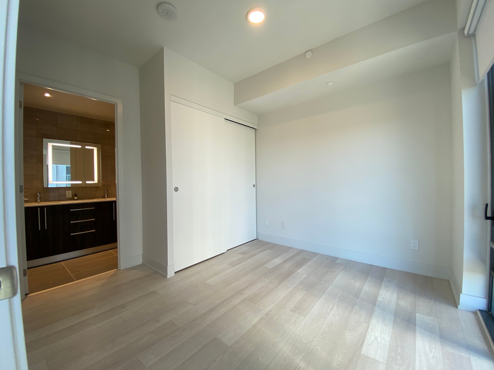 8 Cumberland Street Unit: 3007