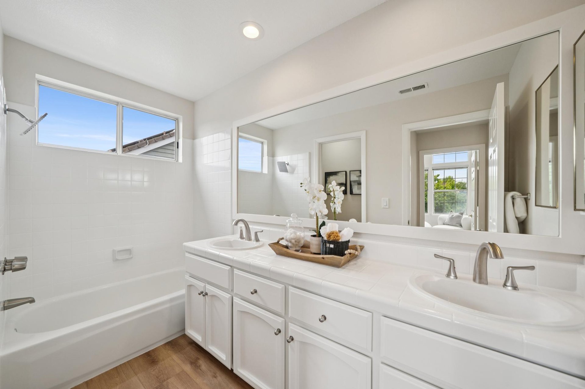 5075 Monaco Dr.