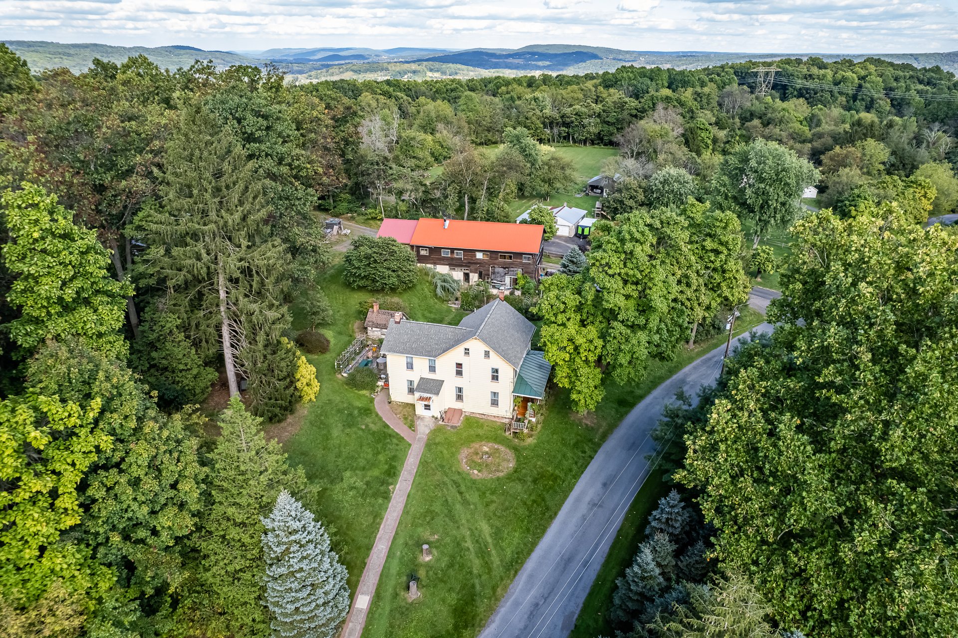 1387 Parkland Road