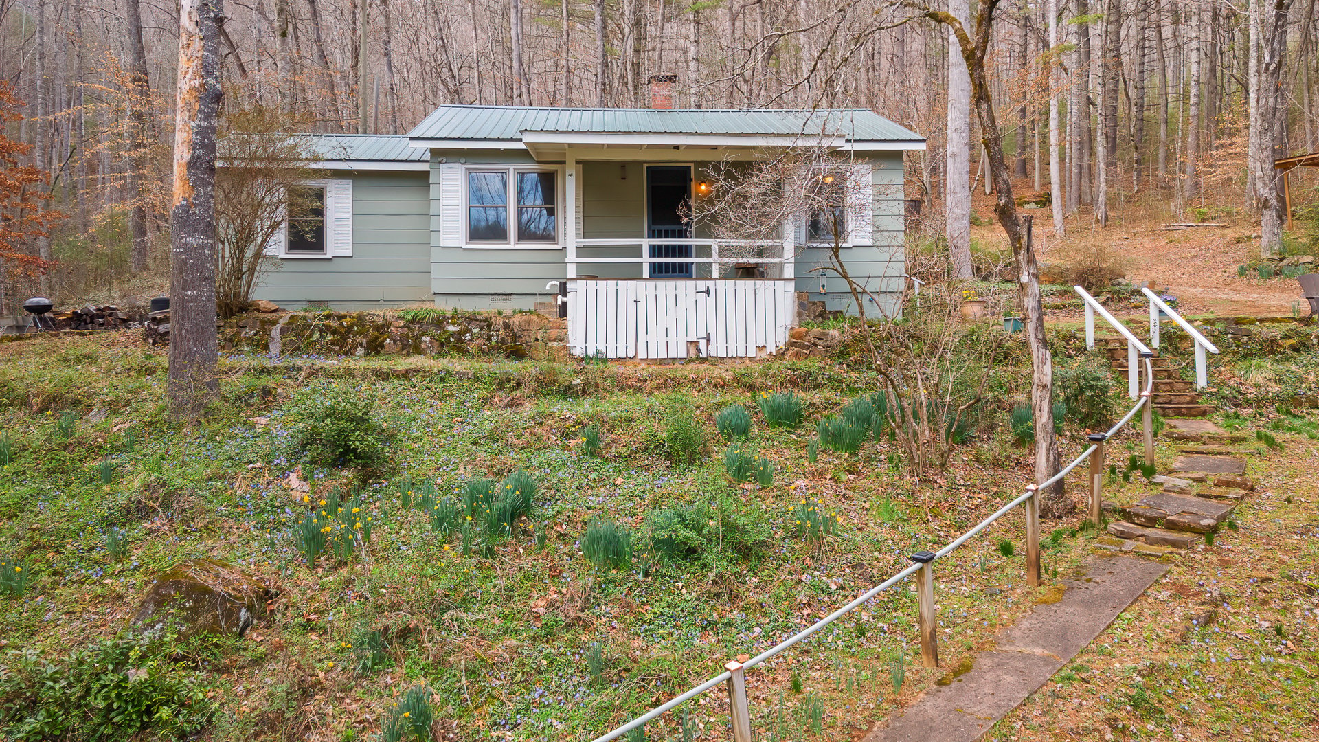 2035 Wayah Rd.