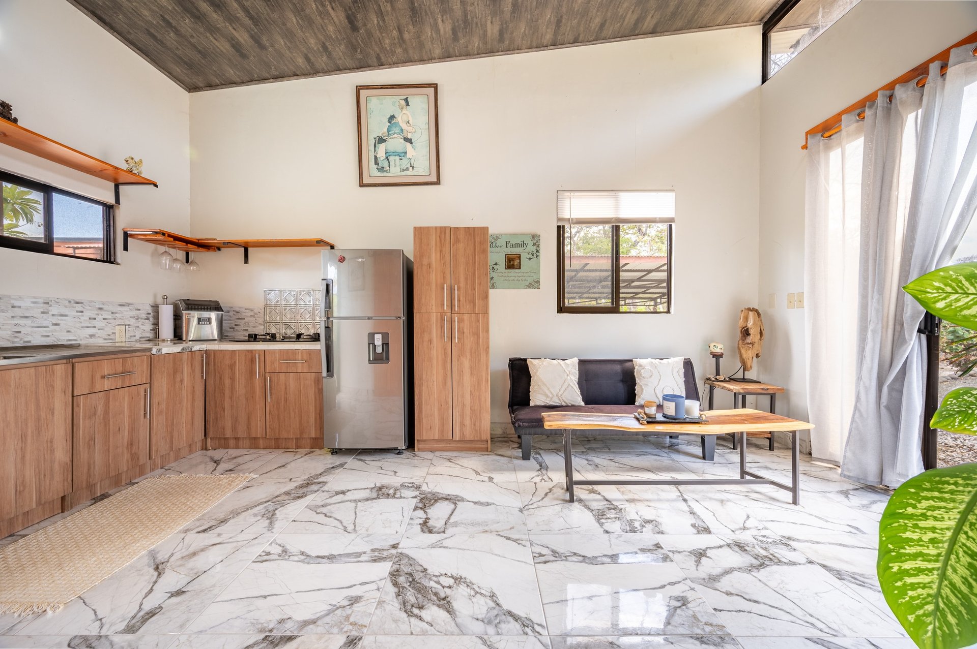 Casa Jaramillo | Eco-Friendly Property with Guest Studio & Solar Power – Near Tamarindo