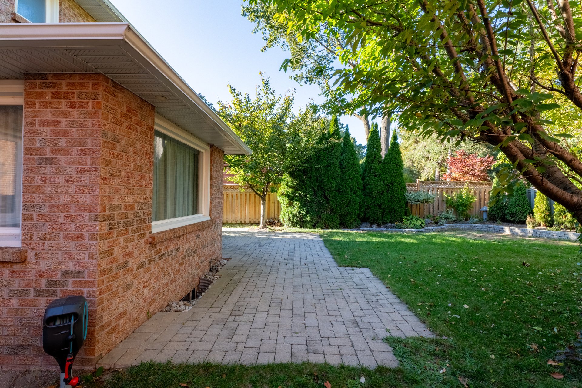 1053 Red Pine Cres