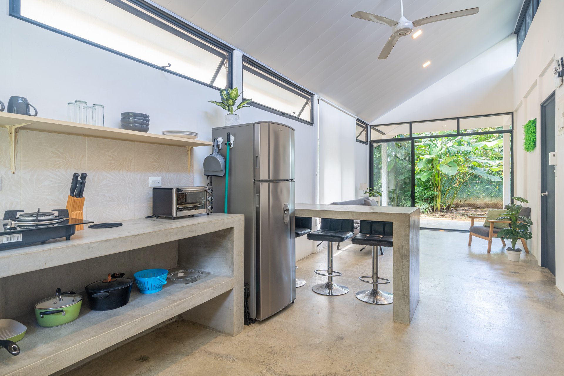 Turnkey Property with 3 Income-Generating Homes in an Exceptional Uvita Location