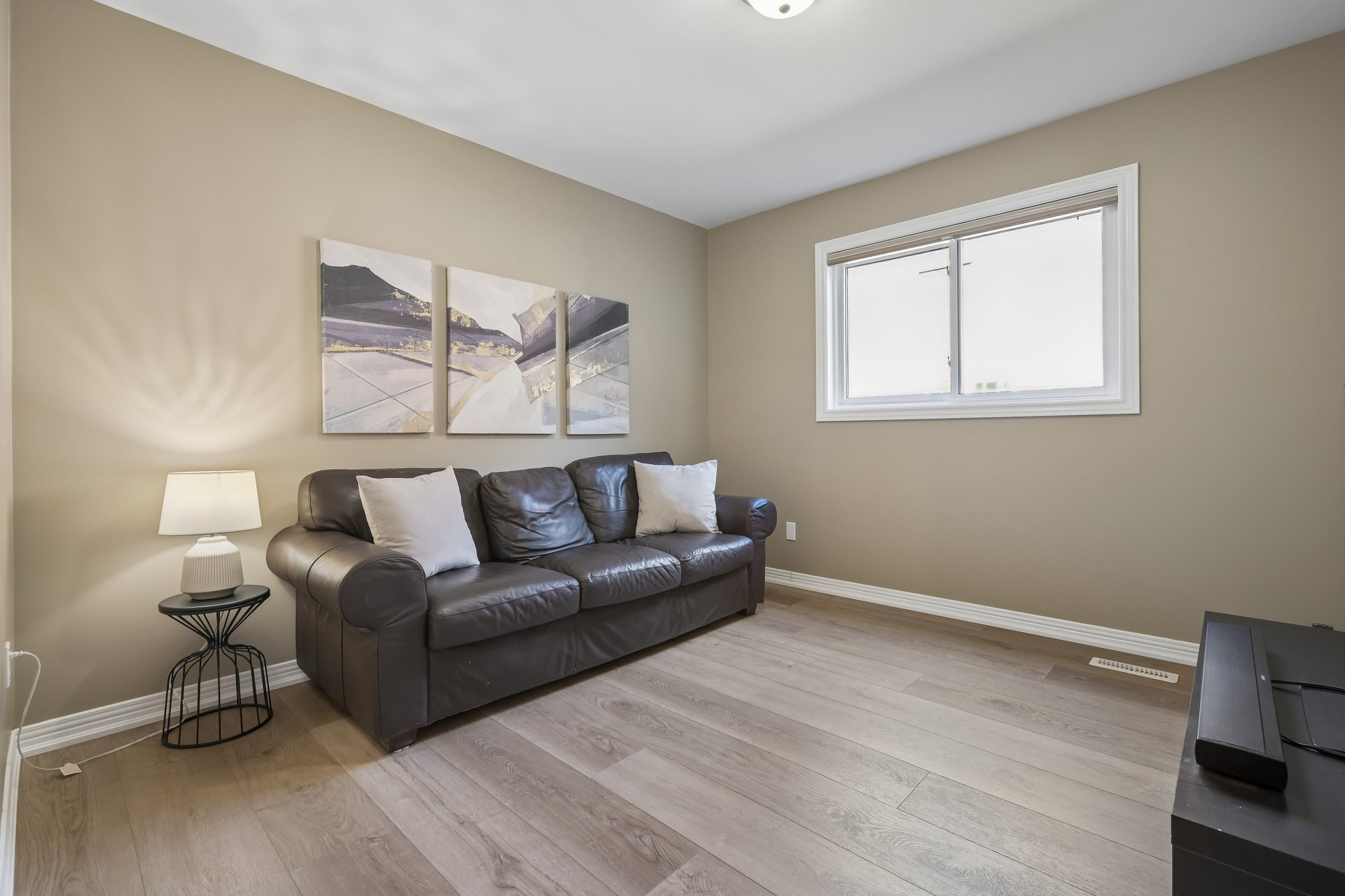 Unbeatable location in Glen Abbey!