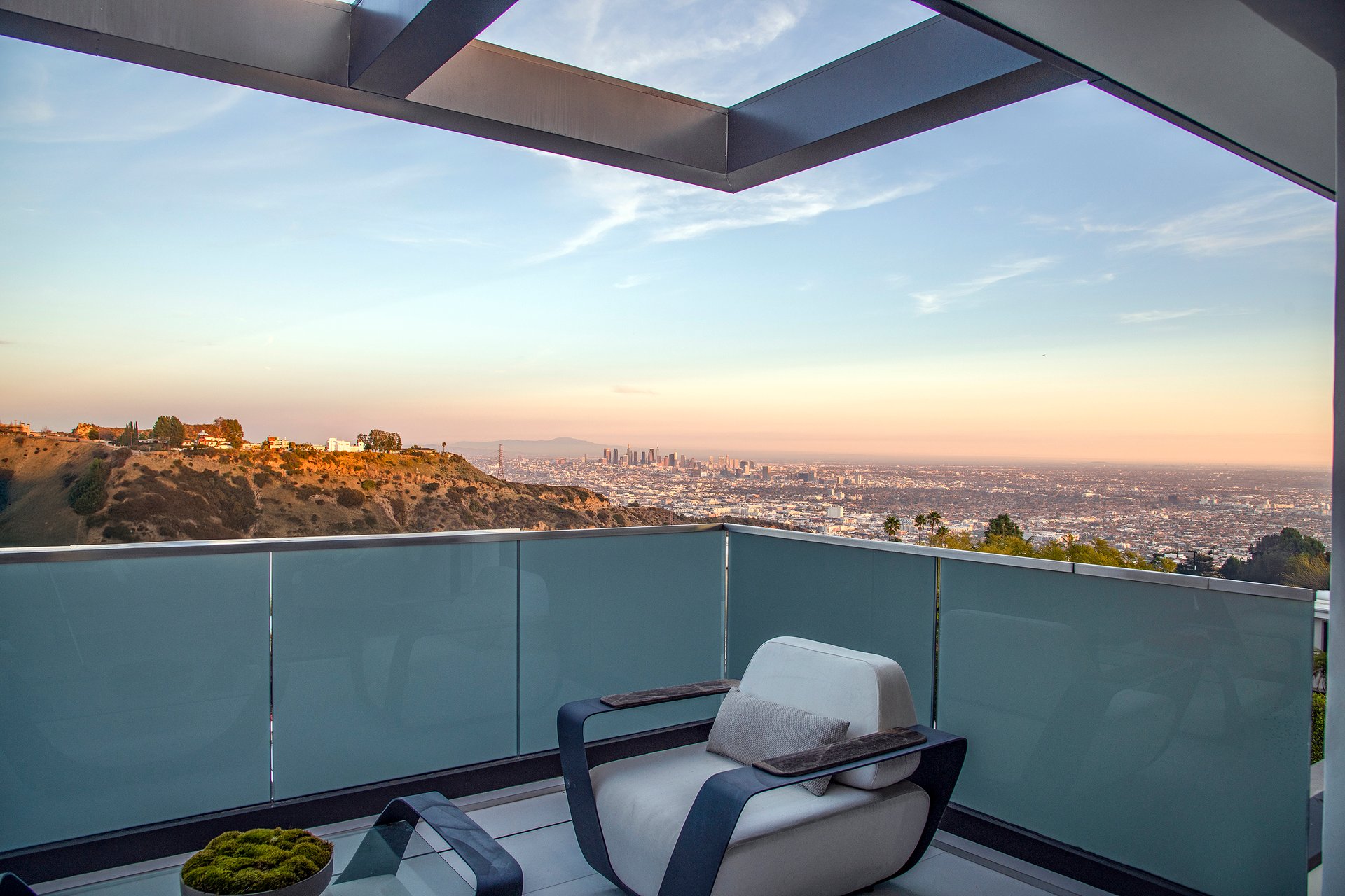2301 Hercules Dr, Hollywood Hills