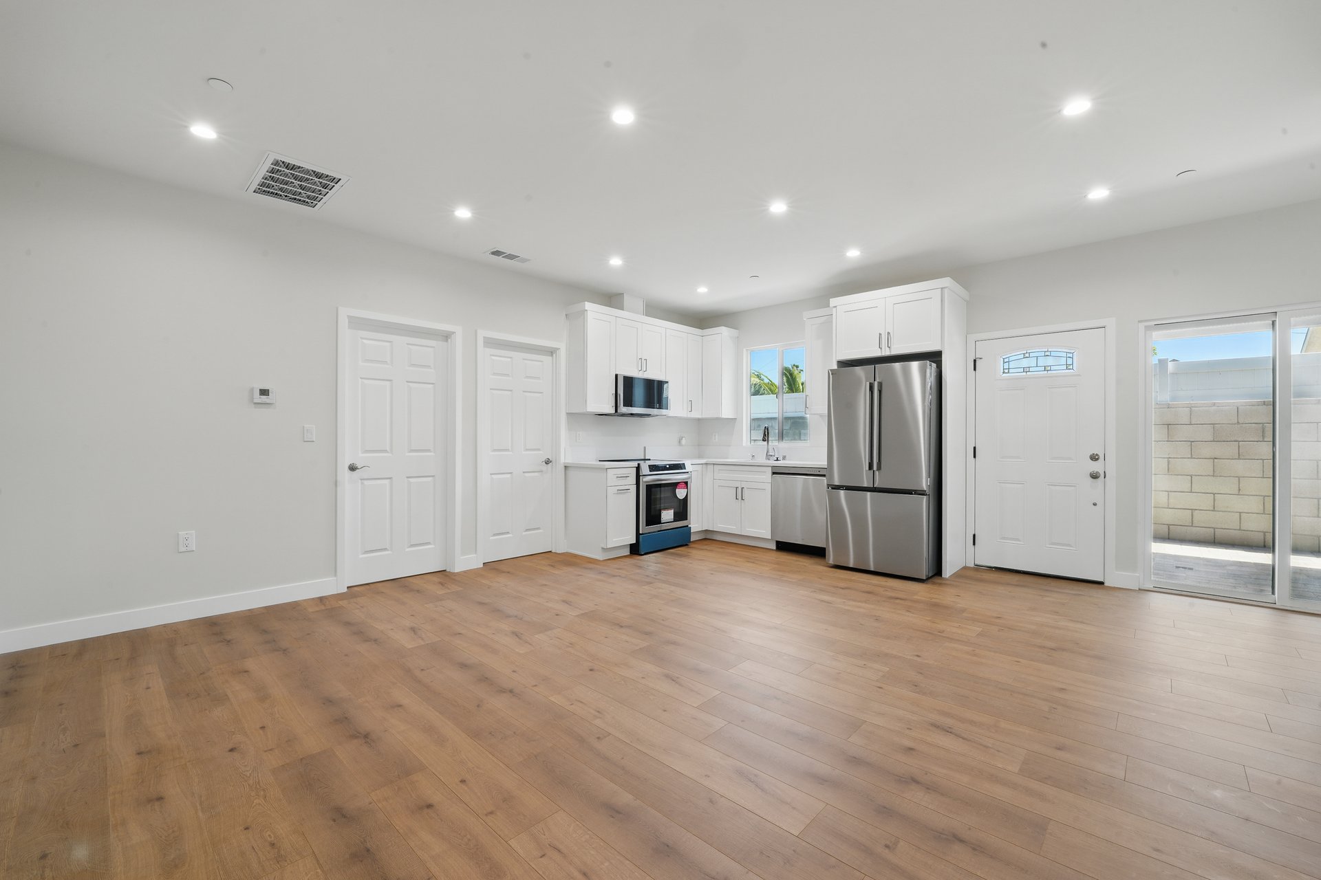 4 Units in North Hollywood