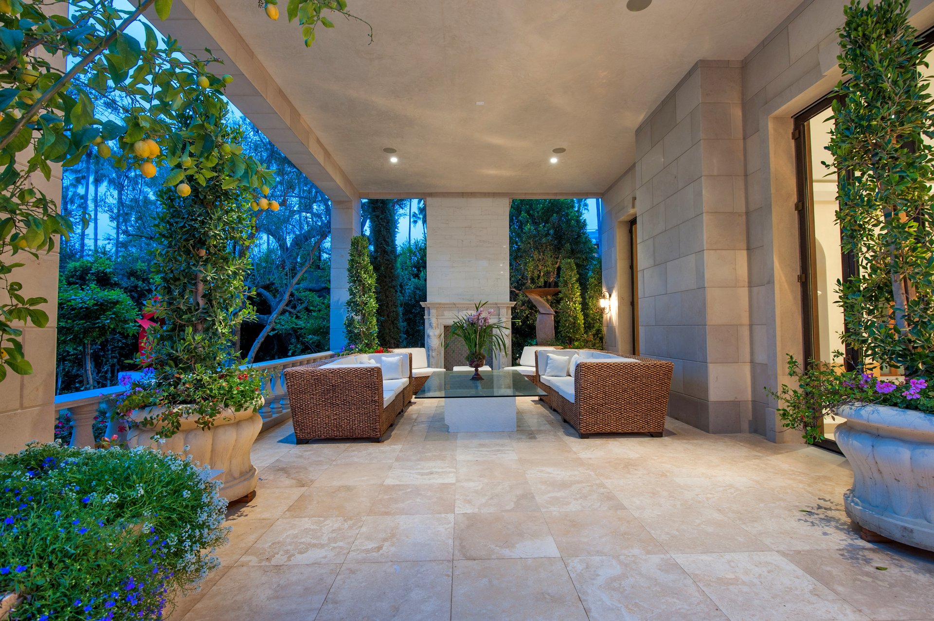 904 N Crescent Drive, Beverly Hills
