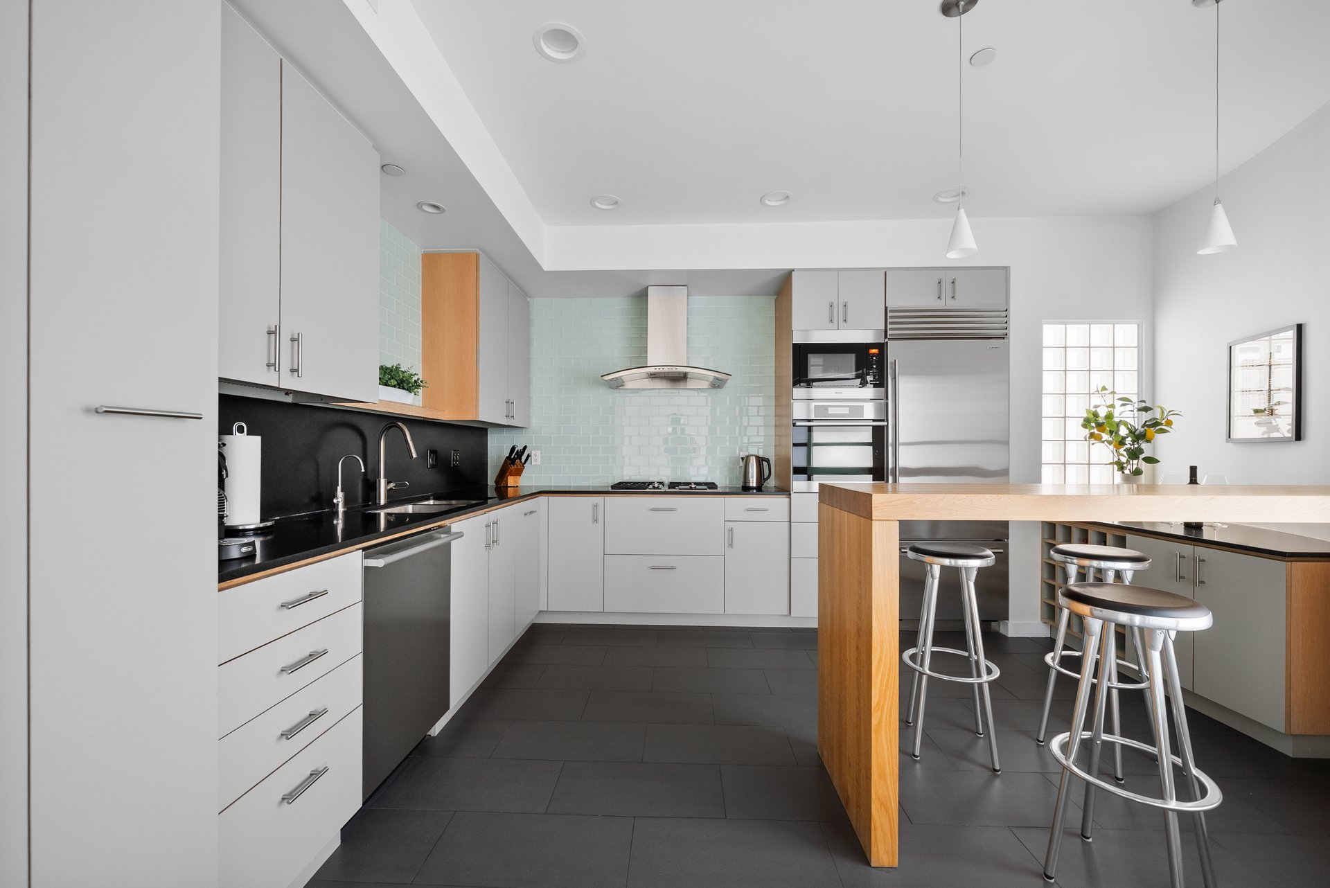 2913 3rd St Unit: 304, Santa Monica 