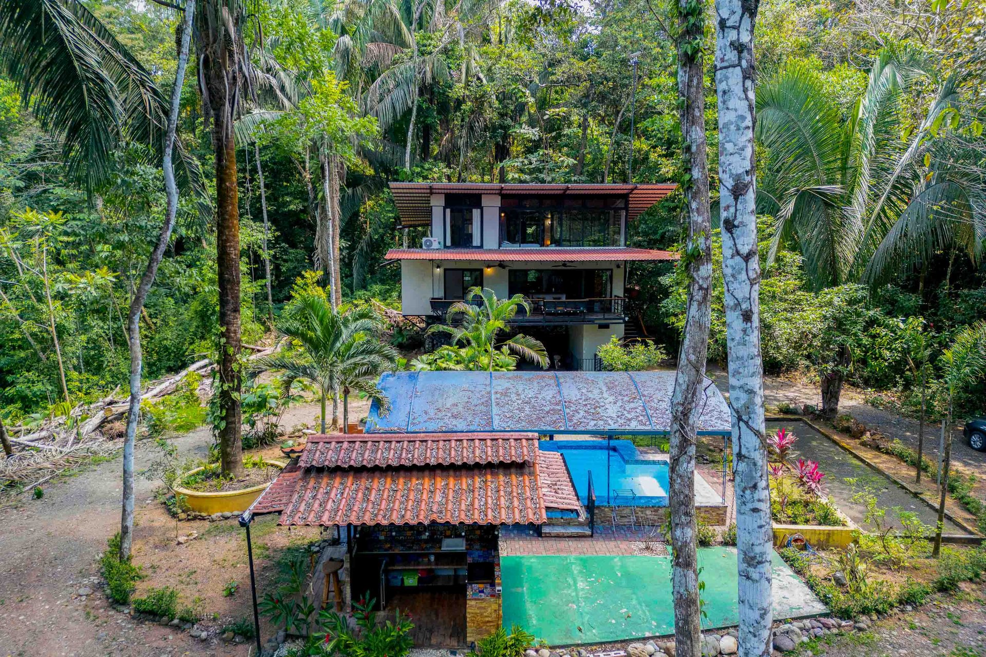 Tropical 3-bedroom home in gated community Manuel Antonio, Perfect rental!