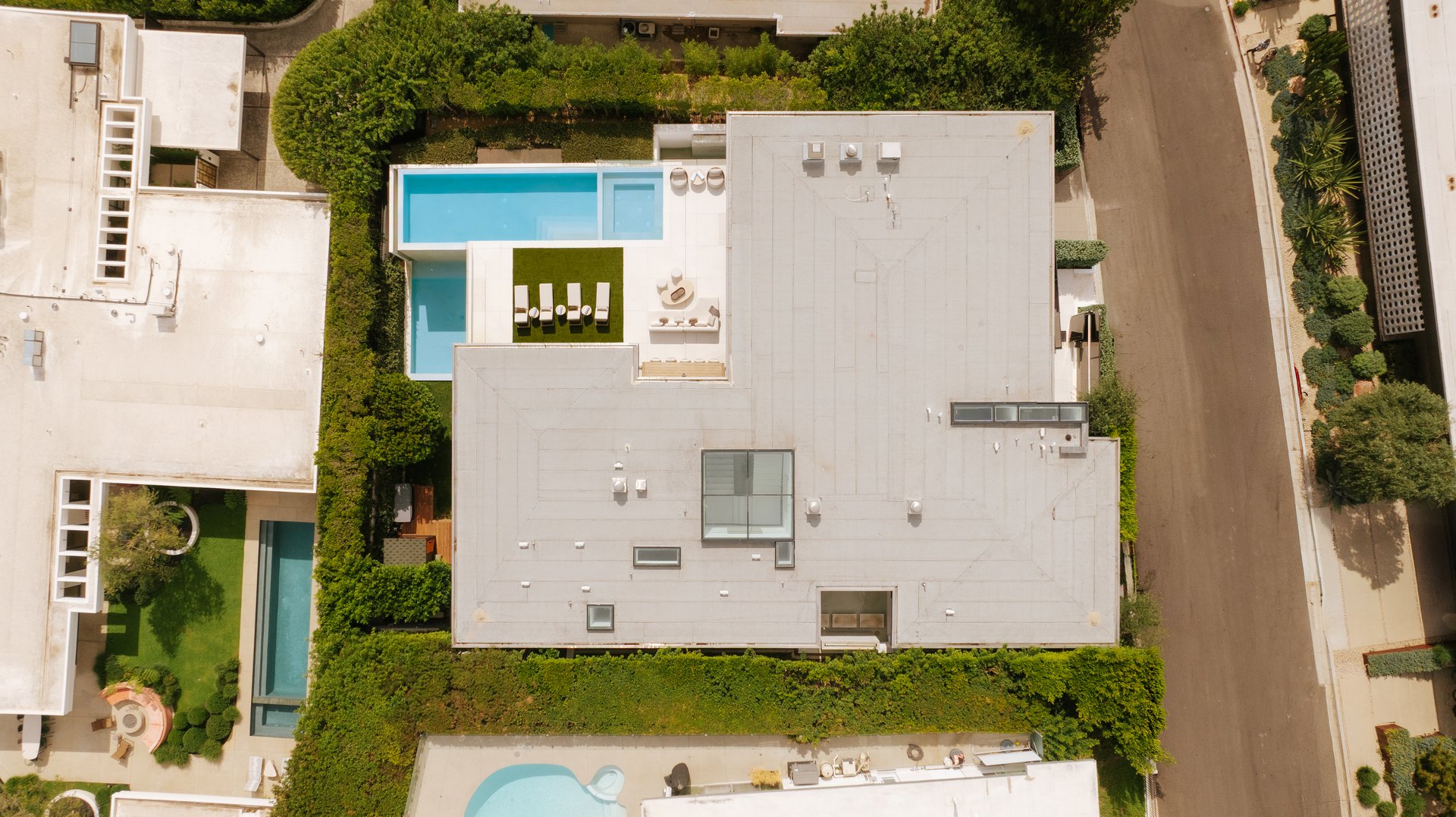 1536 Blue Jay Way