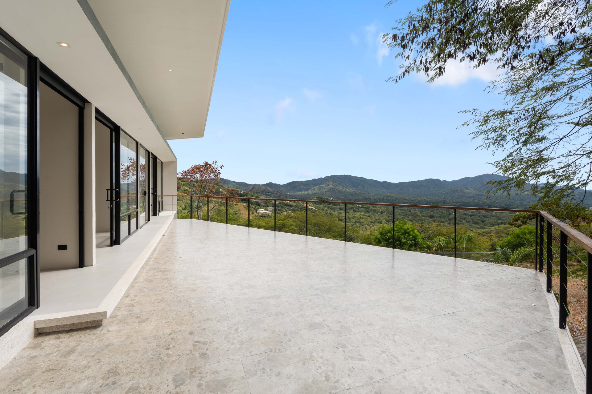 Villa Raoli | Get ready to live in your dream home in the stunning Pacific Heights!