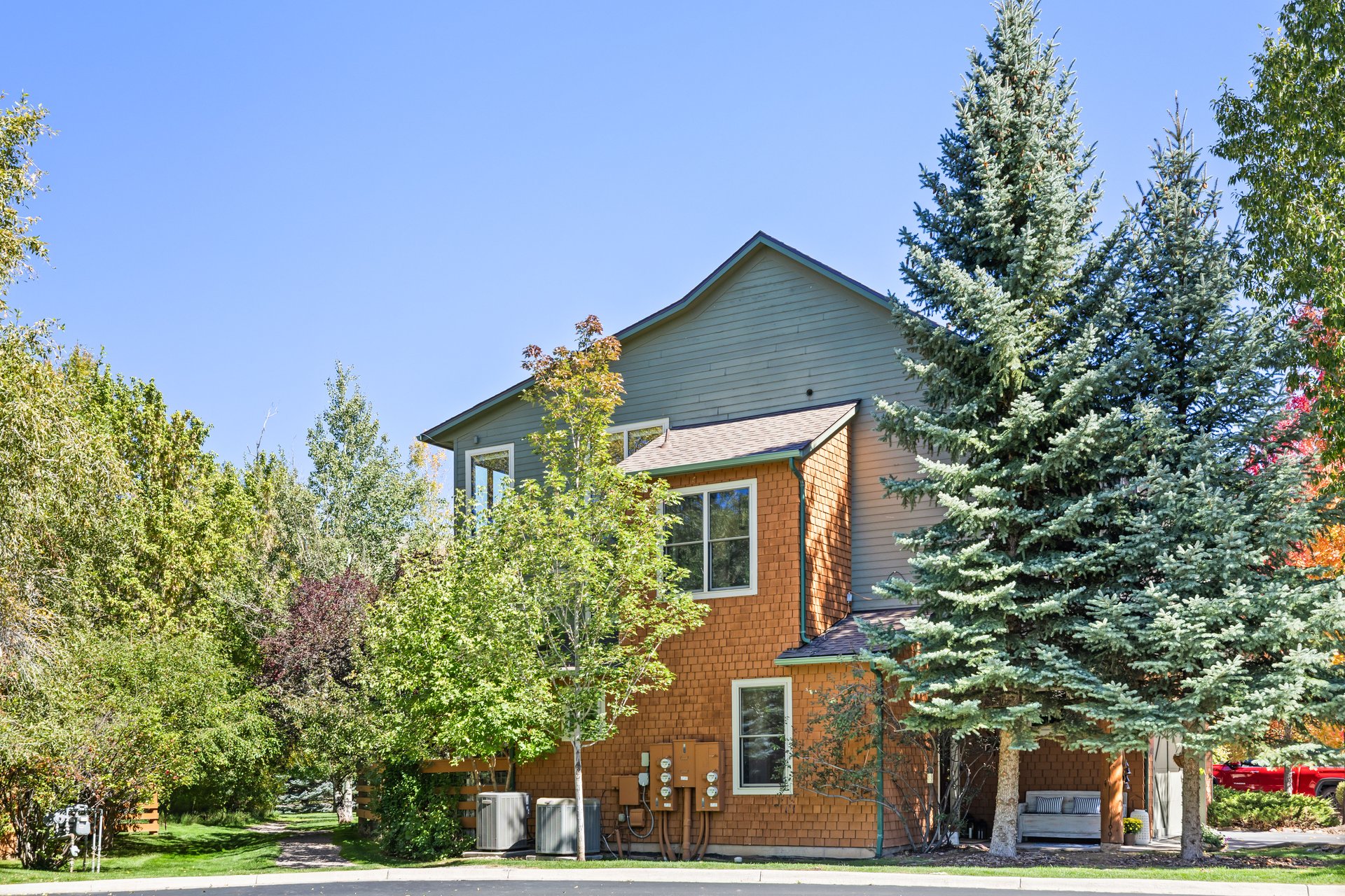 Fully Remodeled End Unit with Designer Luxury