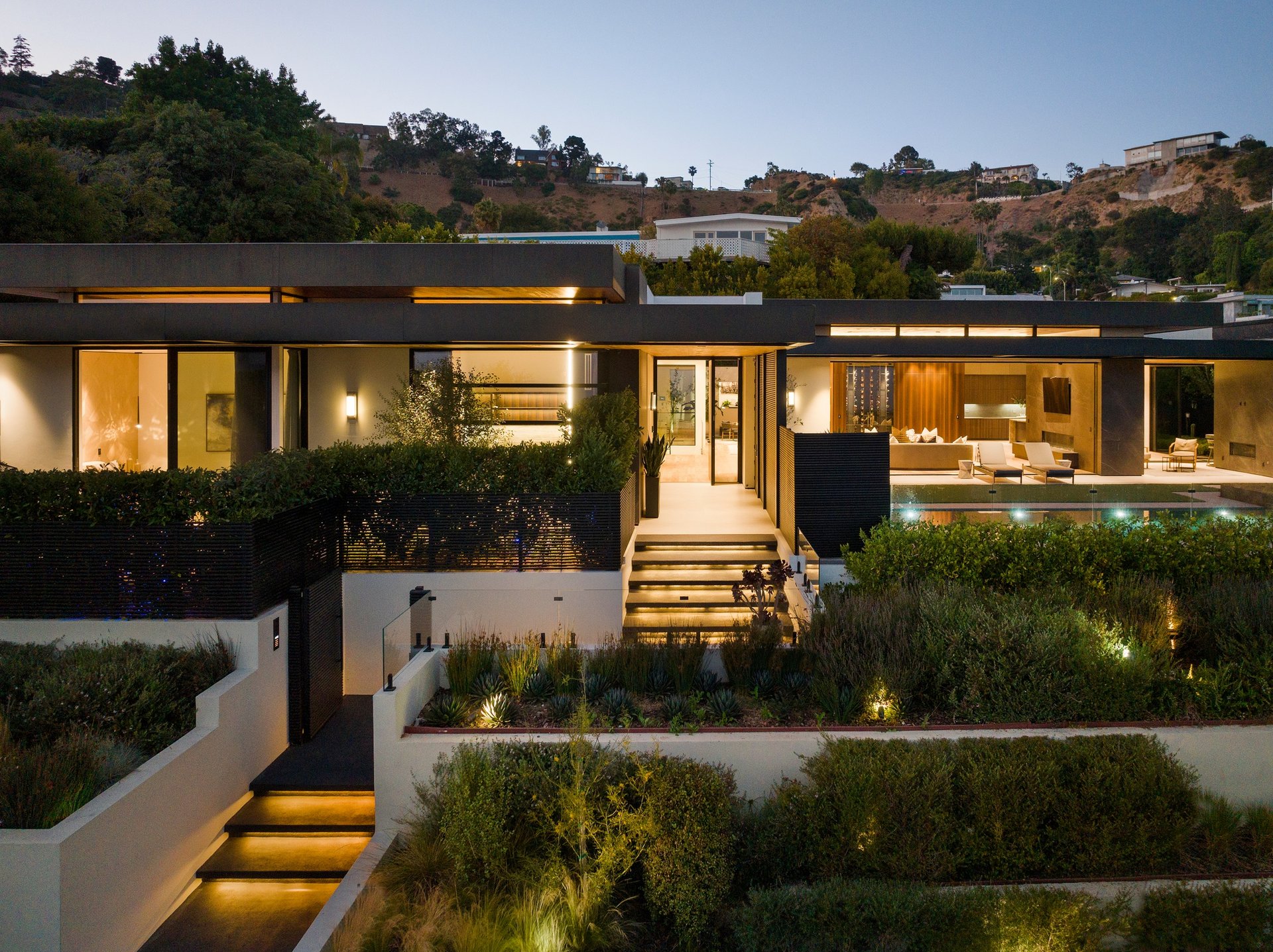 9211 Nightingale Dr, Hollywood Hills