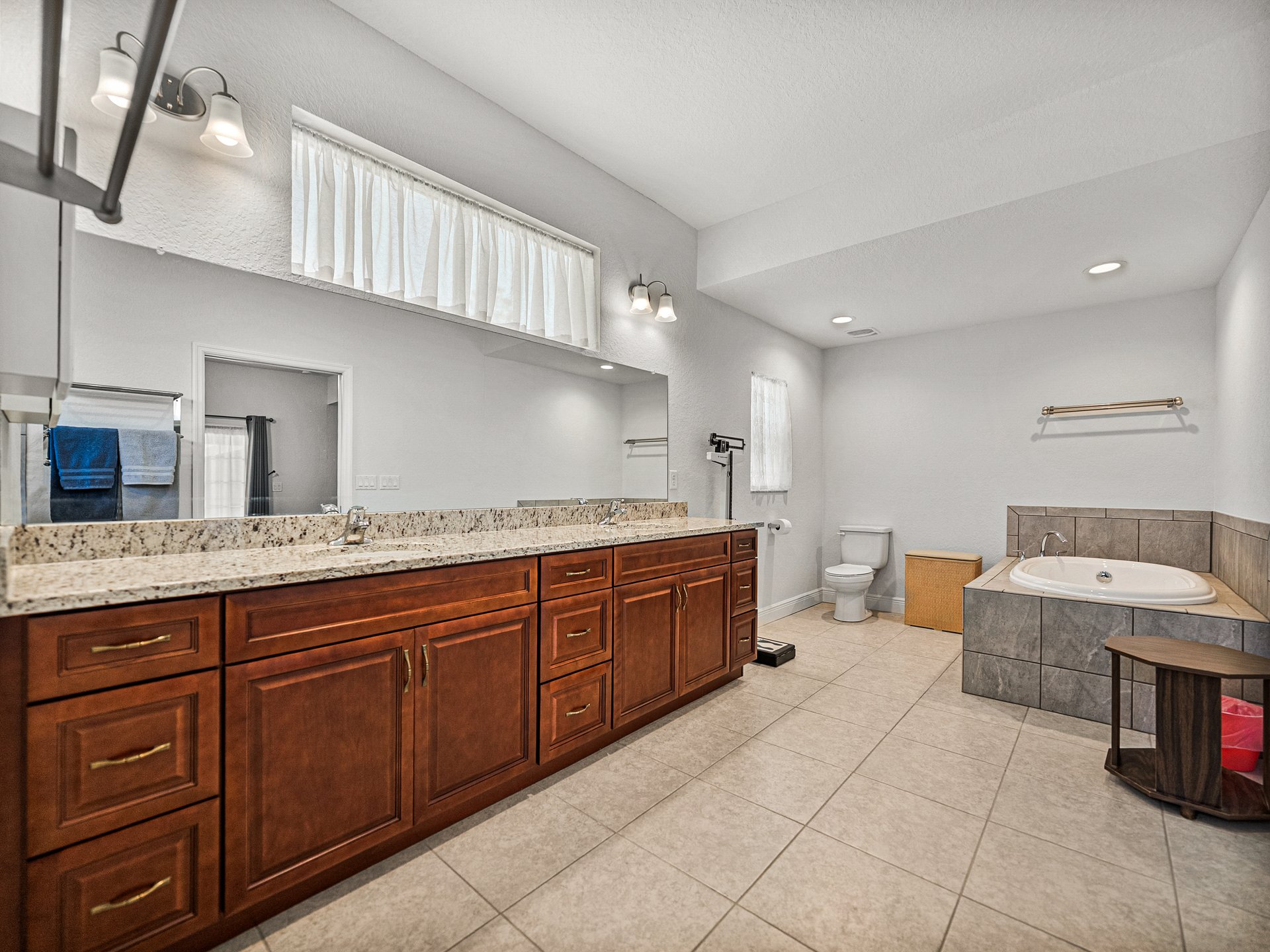 17703 COUNTRY SQUIRE LN