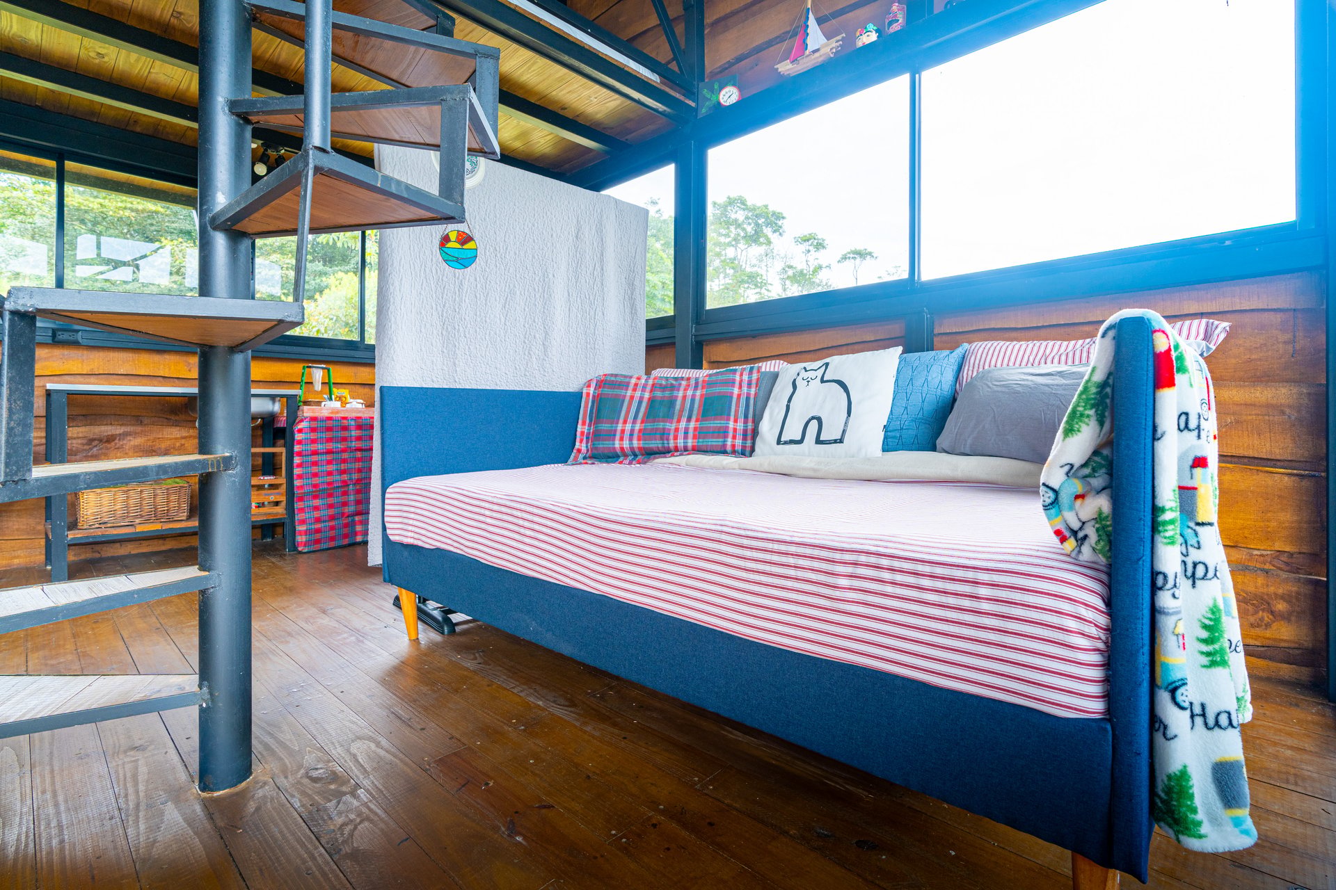 Off Grid Cabin - San Vito with Amazing Mountain Views