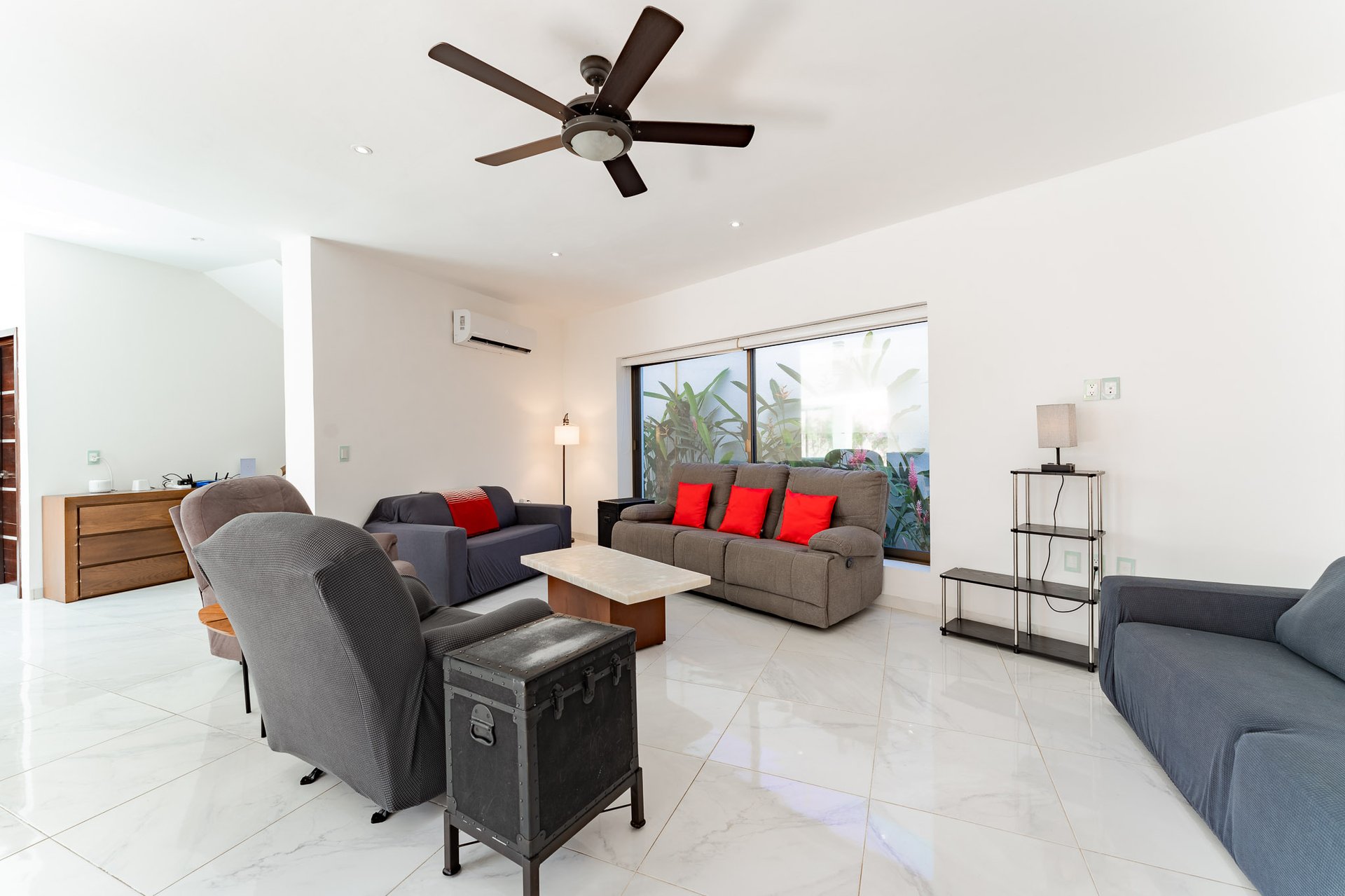 5 bedrooms, Single Family Homes, Villa de Caballos