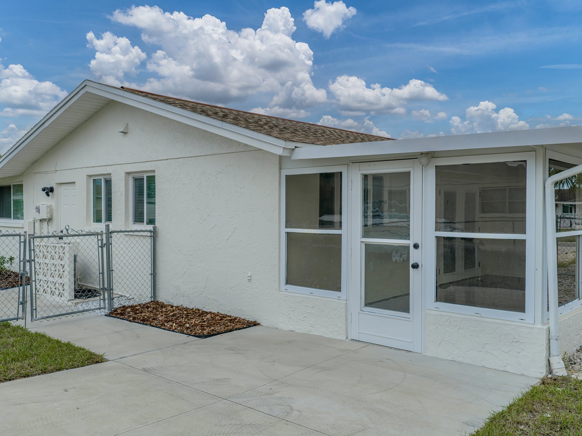 7824 LOTUS DR