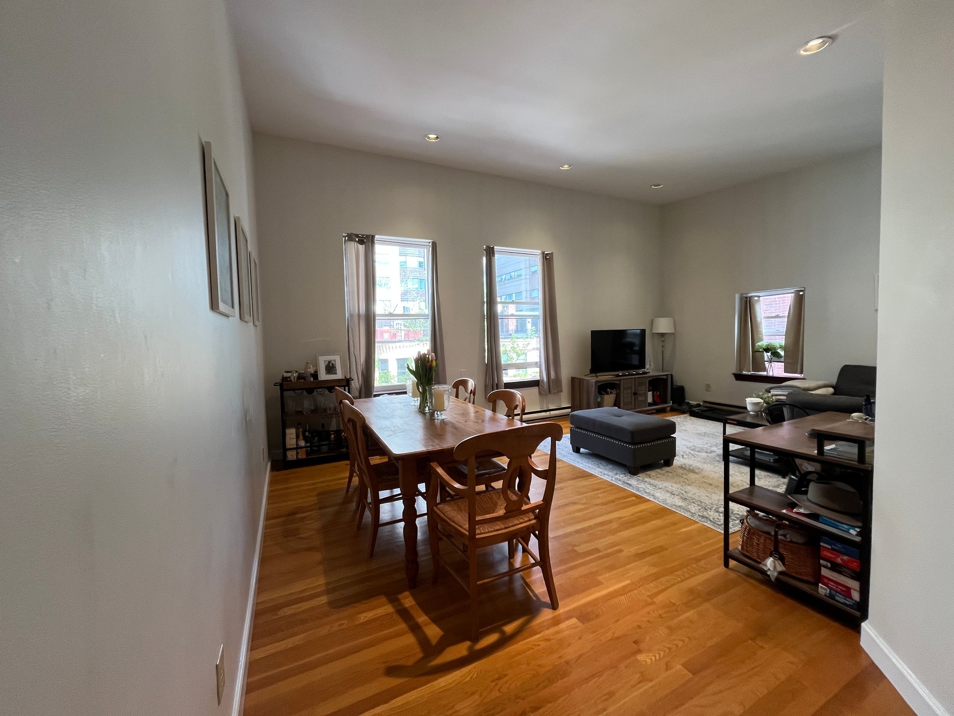 Saint Botolph Street - Top Floor 2 bedroom - Common Roof Deck and Laundry! September 1 