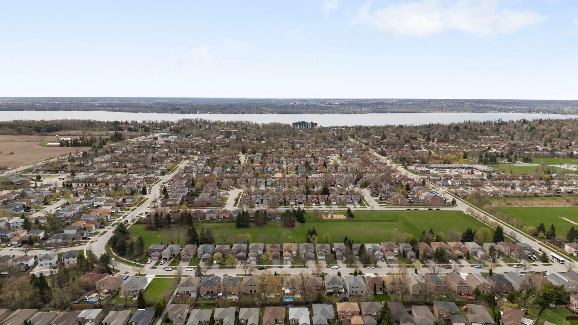 255 Hickling Trail, Barrie