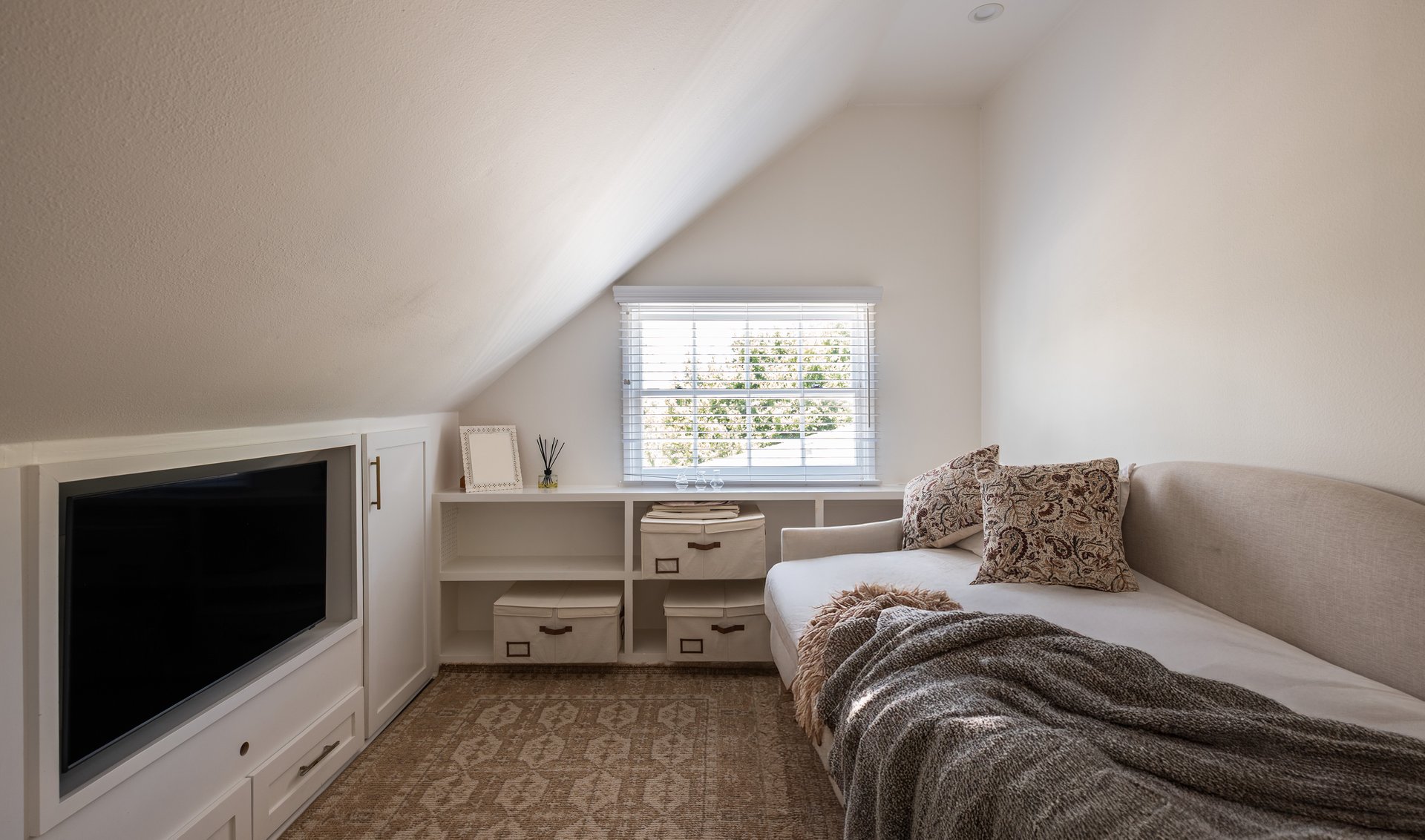 14030 Roblar Rd, Sherman Oaks 