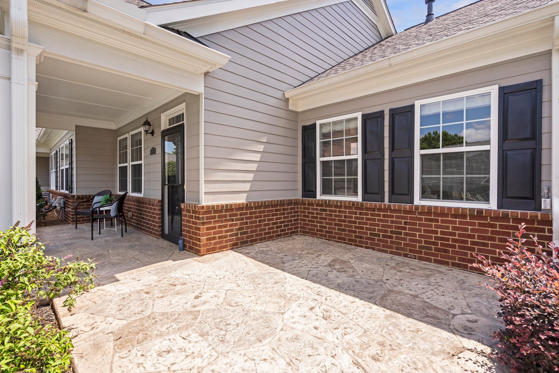 2694 Grapevine Circle