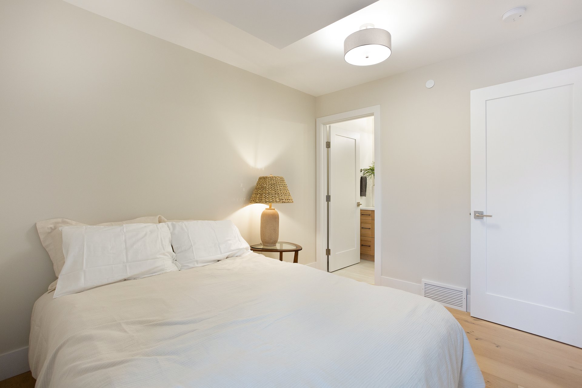 1(NE) 617 4th Street