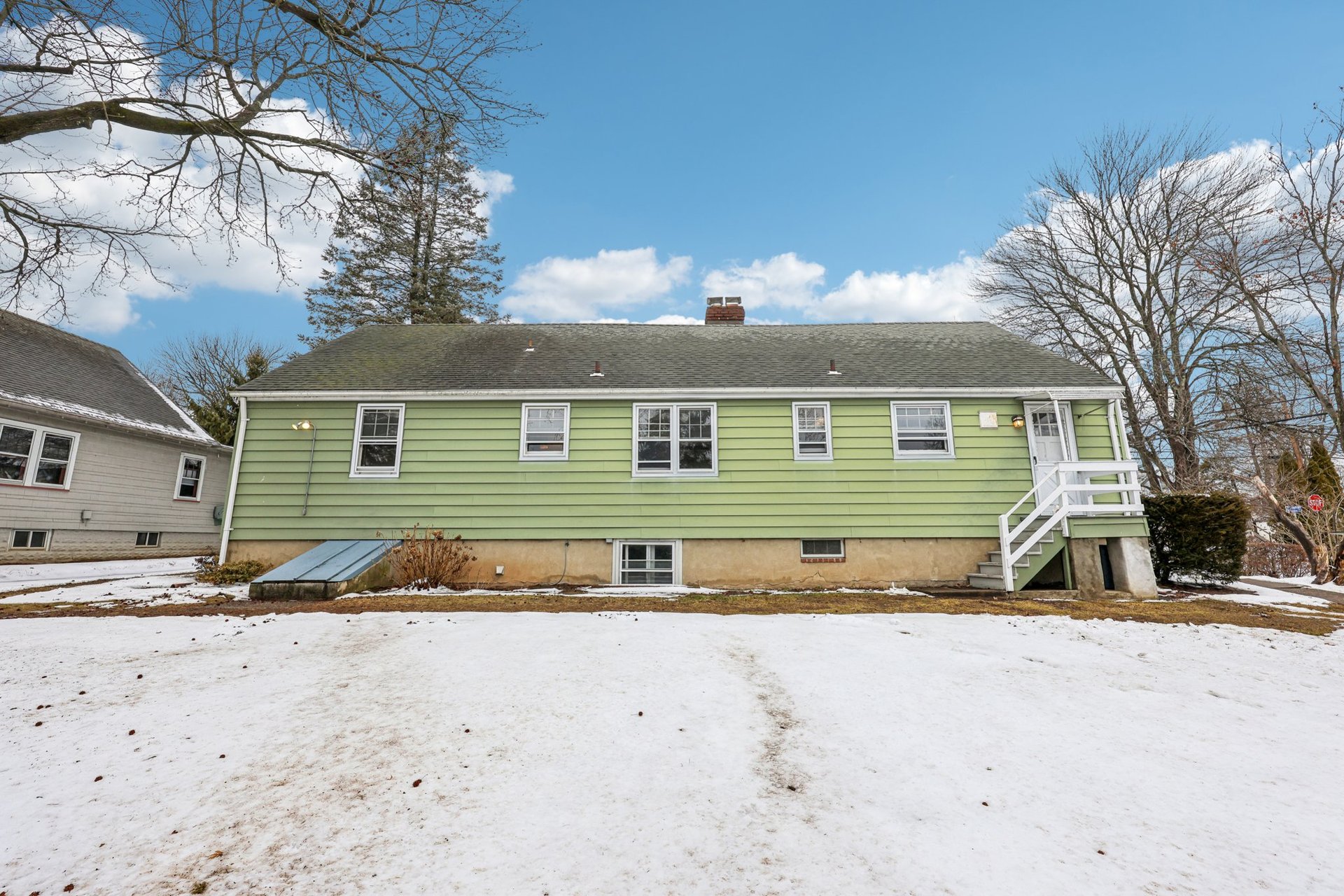 30 Richard Ave