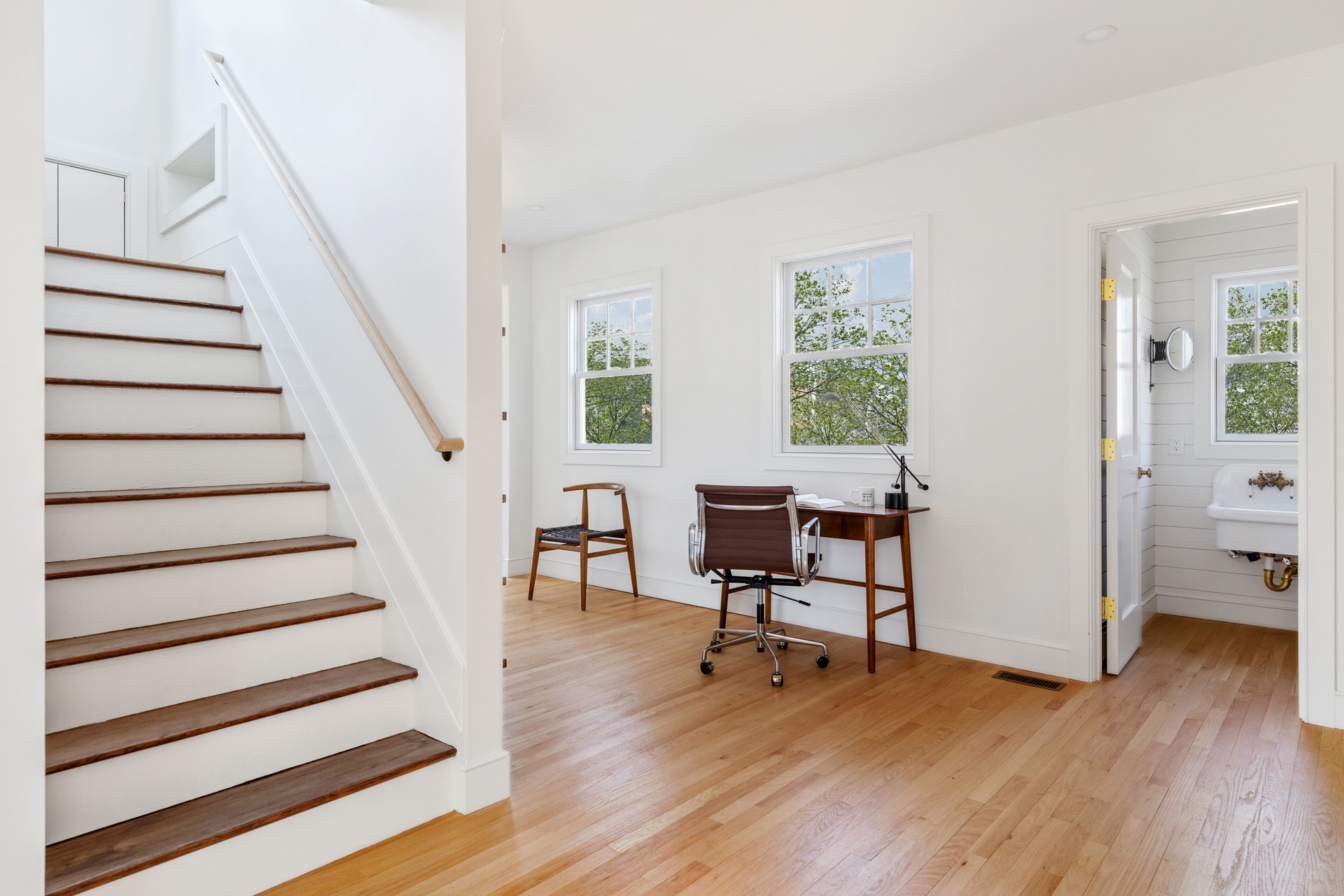 CHARMING AND COMPLETELY RENOVATED 