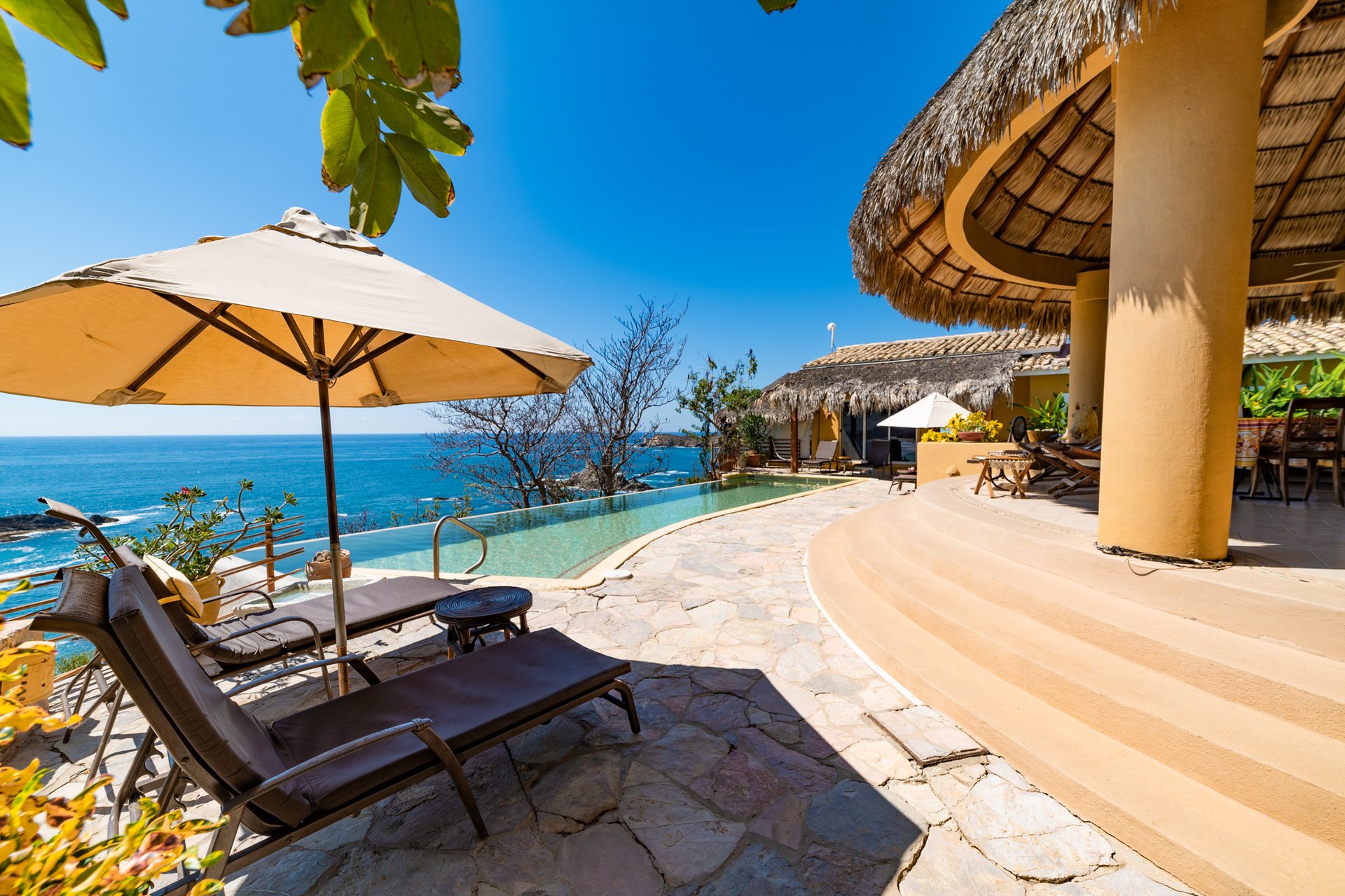 Hotel & Family Compound Mazunte