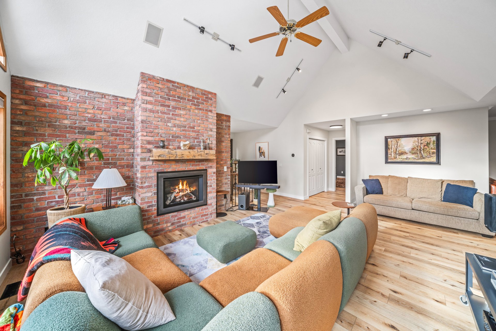 108 Lougheed Circle