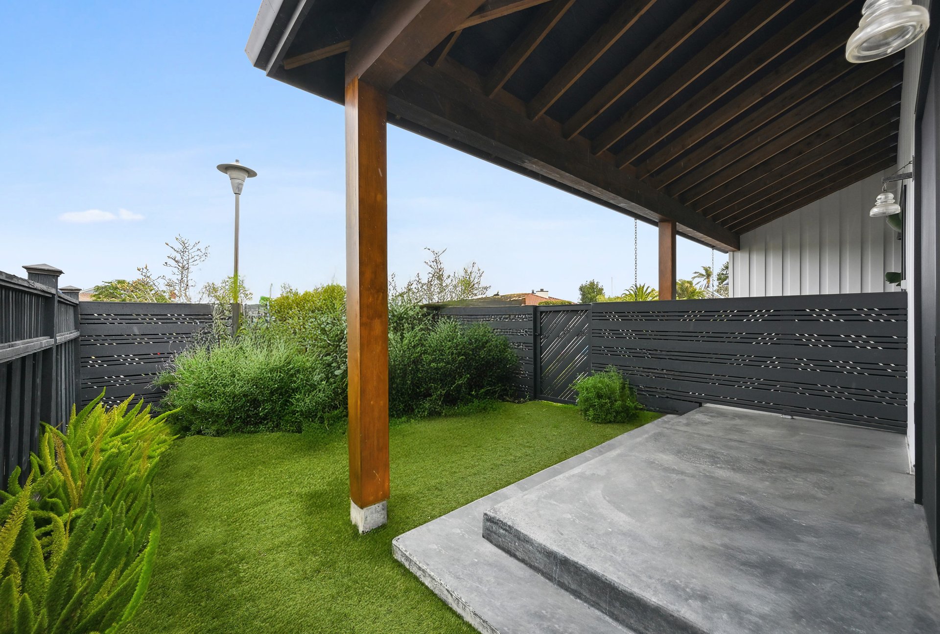 A Waterfront Masterpiece of Modern Luxury- Represented Seller