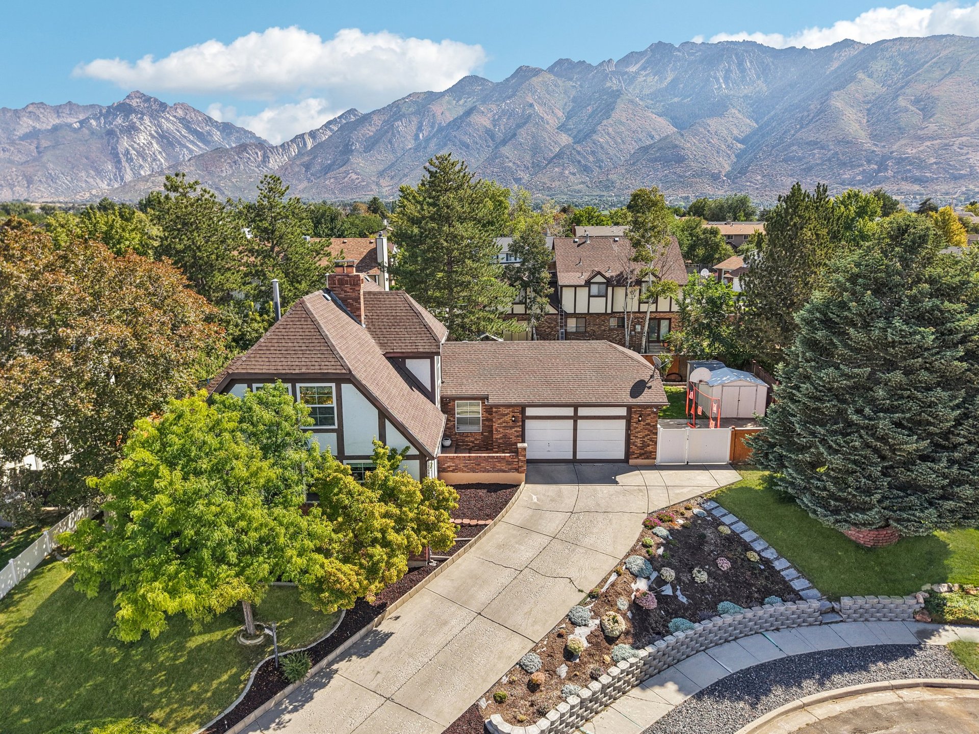 11343 S Clifford Cir