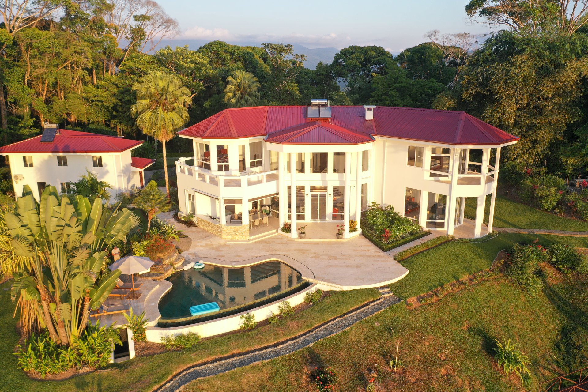 16 ACRES – 6 Bedroom Grand Estate With Guest House, 15 Minutes to Dominical, SPECTACULAR OCEAN VIEWS!!!