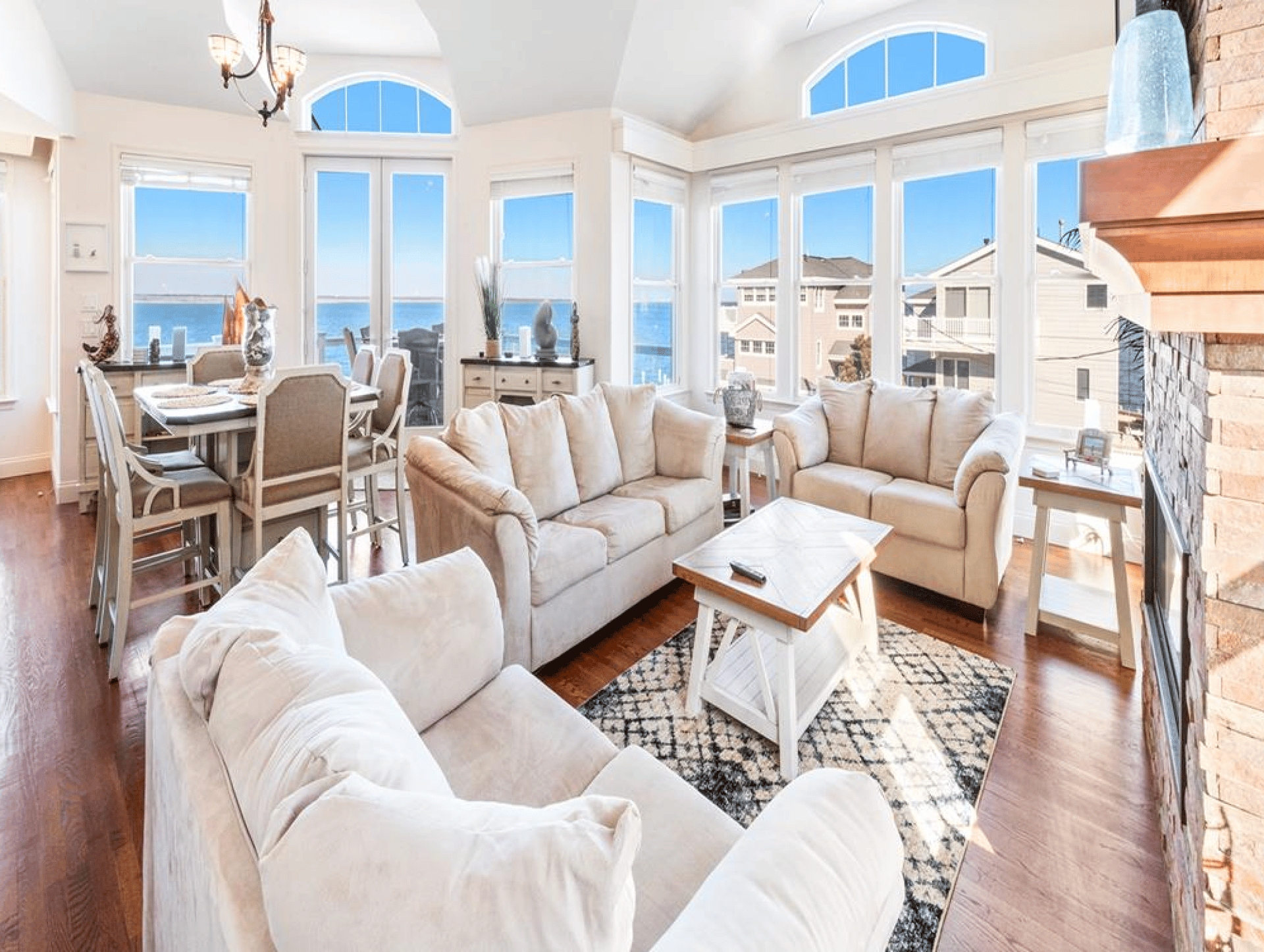 386 N 10th, Surf City