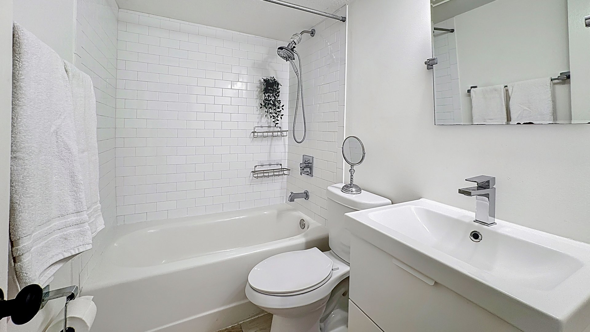 Remodeled Two-Bedroom Upstairs for Lease at Winter Park's Aragon Condos