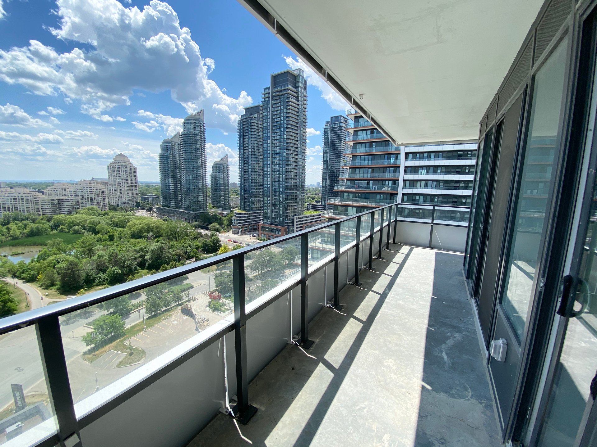 20 Shore Breeze Drive 1502